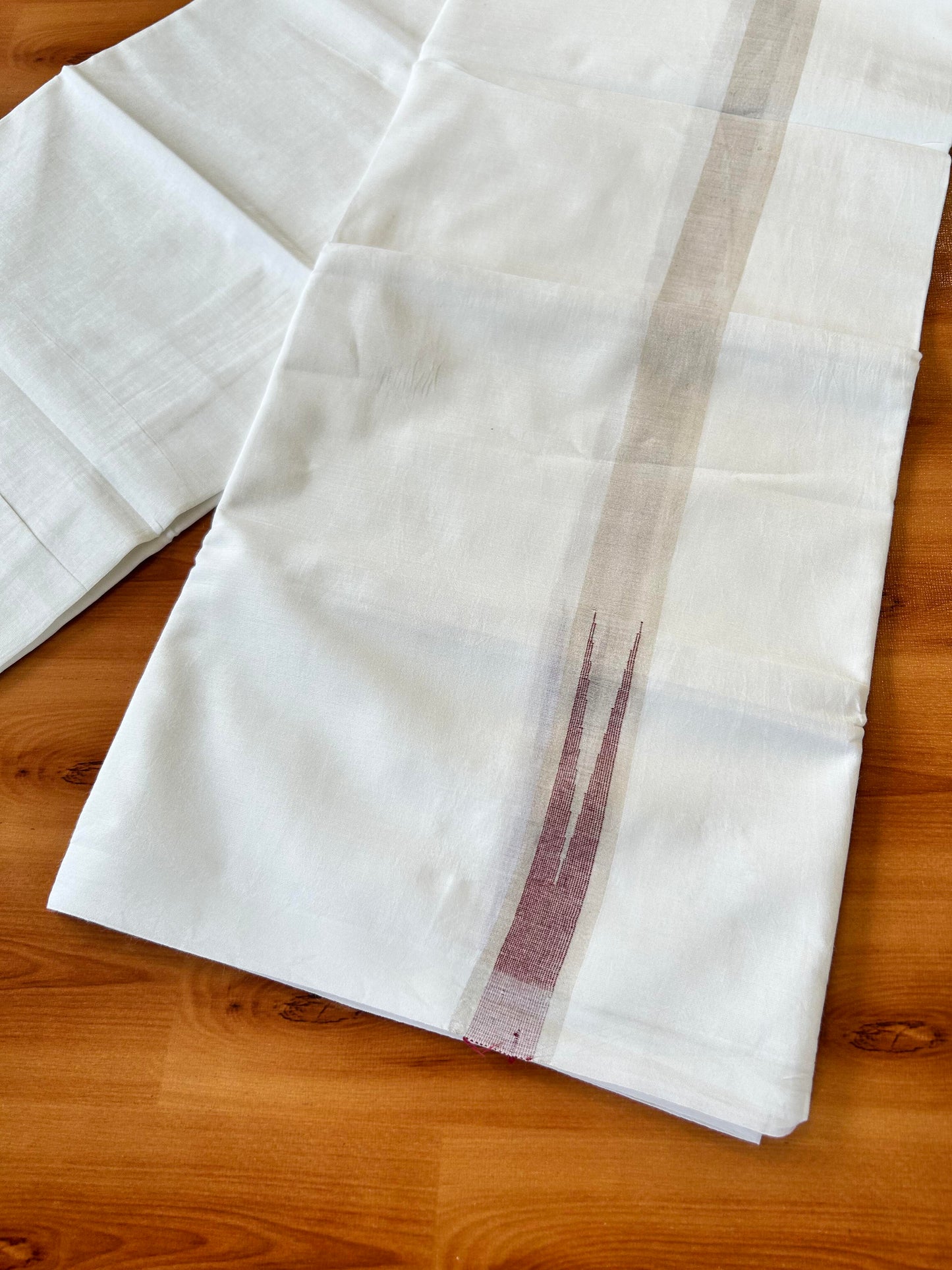 Pure White Double Mundu/Dhoti - 20% Discount ! Kaitharikada Balaramapuram 100% Cotton - 100x80 - 1 inch Puliyilakkara Silver Kasav & Maroon Chutty Kara 3.90 mtr (8 muzham) - 18 KK5446 VAS