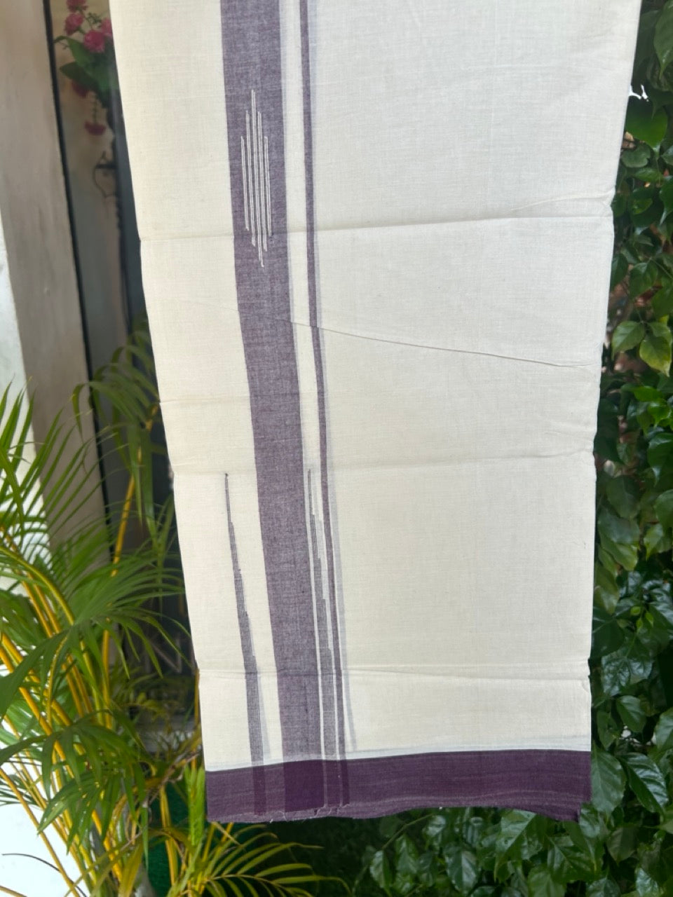 25% DISCOUNT! KaithariKada Balaramapuram Double OFF WHITE 100% Cotton Mundu/Dhoti - 100x80 - 2 inch Putta Design Wine Purple chutty kara - 7KK5174THI