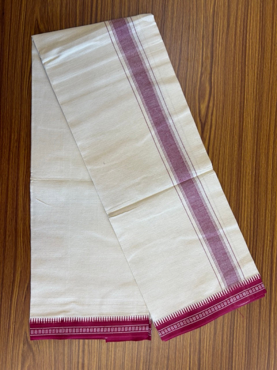 8% Discount !! Kaitharikada Pure Cotton Single Off White - (Unbleached) Kaily / Lungi - 2 inch Magenta Striped Kuppadam kara with Off White colour body ( 2 meter / 4 muzham) - 4KK8005AS