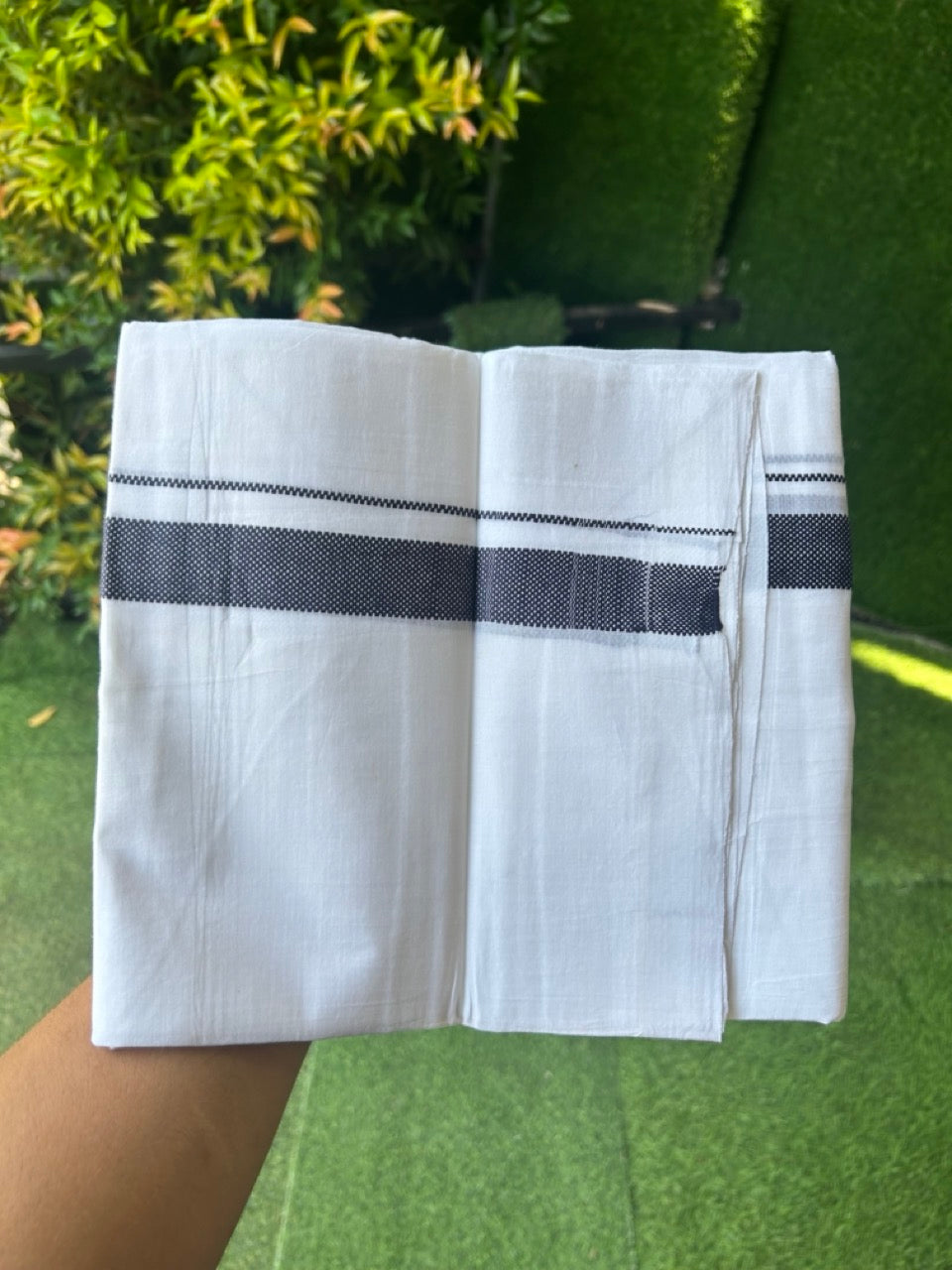 20% DISCOUNT!! KaithariKada Balaramapuram 100% Cotton PURE WHITE DOUBLE Mundu/Dhoti - 100x80 - 1 inch Navy Blue Design Kara - 22KK5174THI
