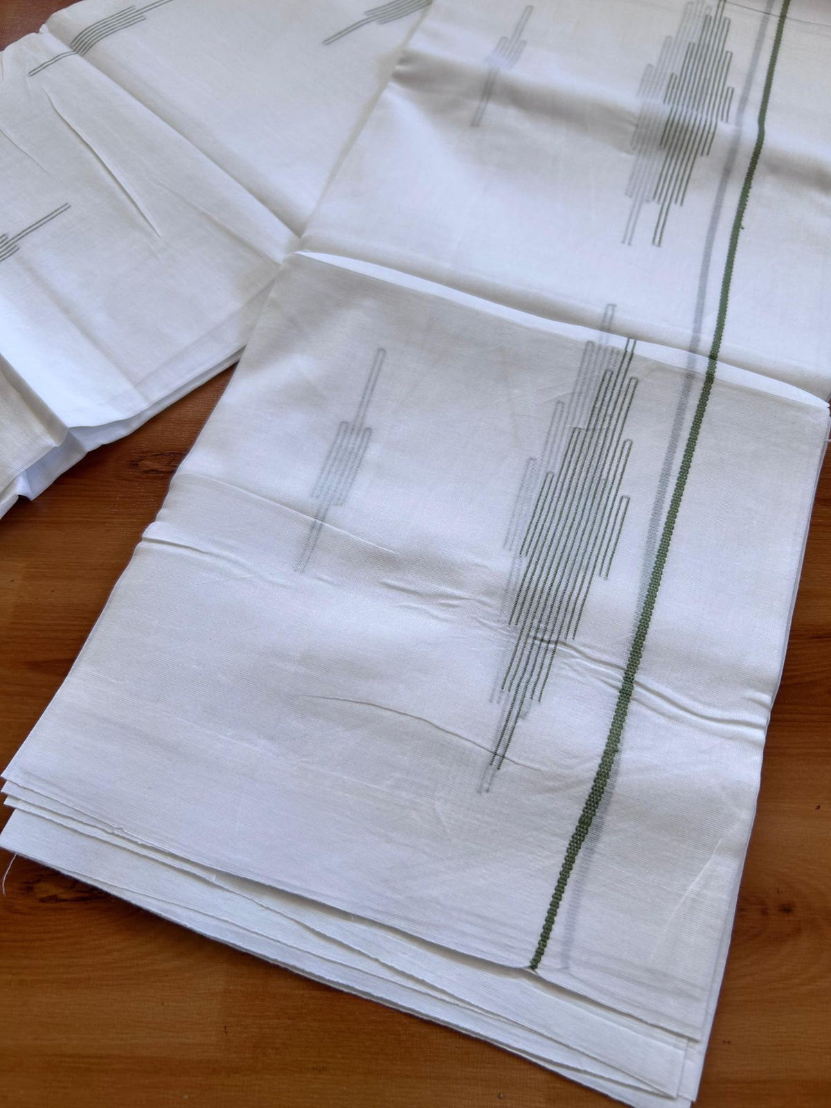 Pure White Double Mundu/Dothi - 20% Discount ! Kaitharikada Balaramapuram 100% Cotton - 100x80 - Parrot Green Stripes Jacquard Design Kara 3.80 mtr (8 muzham) - 3 KK5516 THI