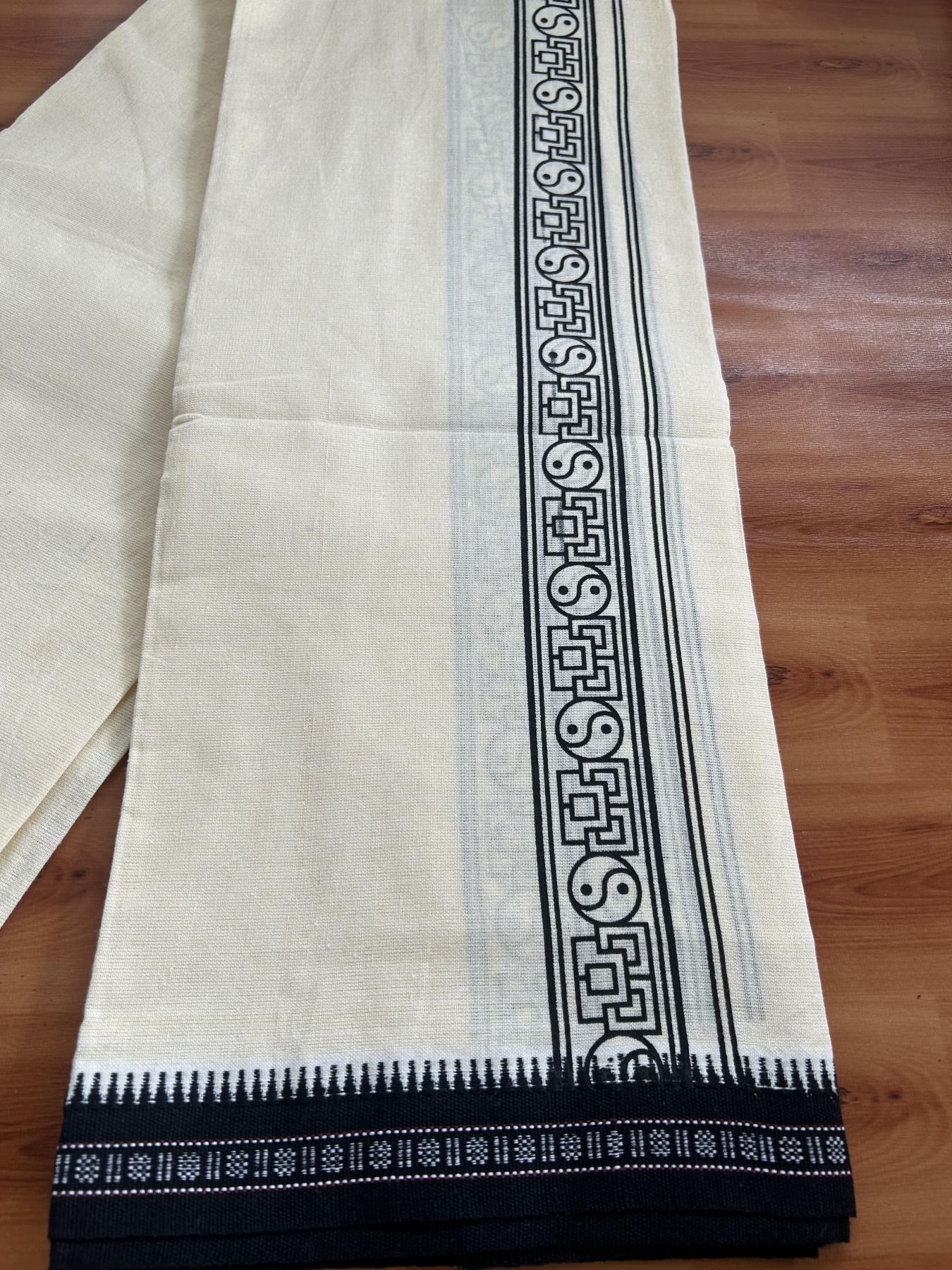 Kaitharikada - Single Kaily / Lungi -Mixed Cotton - 40s twisted - 2 inch Black Design Printed Kuppadam Kara With Light Yellow Colour Body (2 meter / 4 muzham) - 8 KK8056 AST