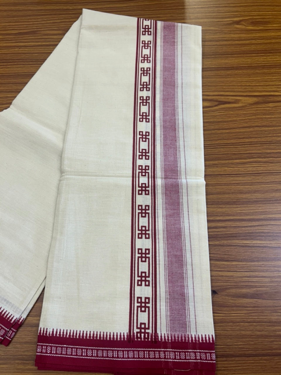 12% Discount !! Kaitharikada Pure Cotton Single OFF WHITE - (Unbleached) Kaily / Lungi - 3 inch Magenta Striped Printed kara Kuppadam Border with OFF WHITE colour body (2 meter / 4 muzham)- 21KK8019AS