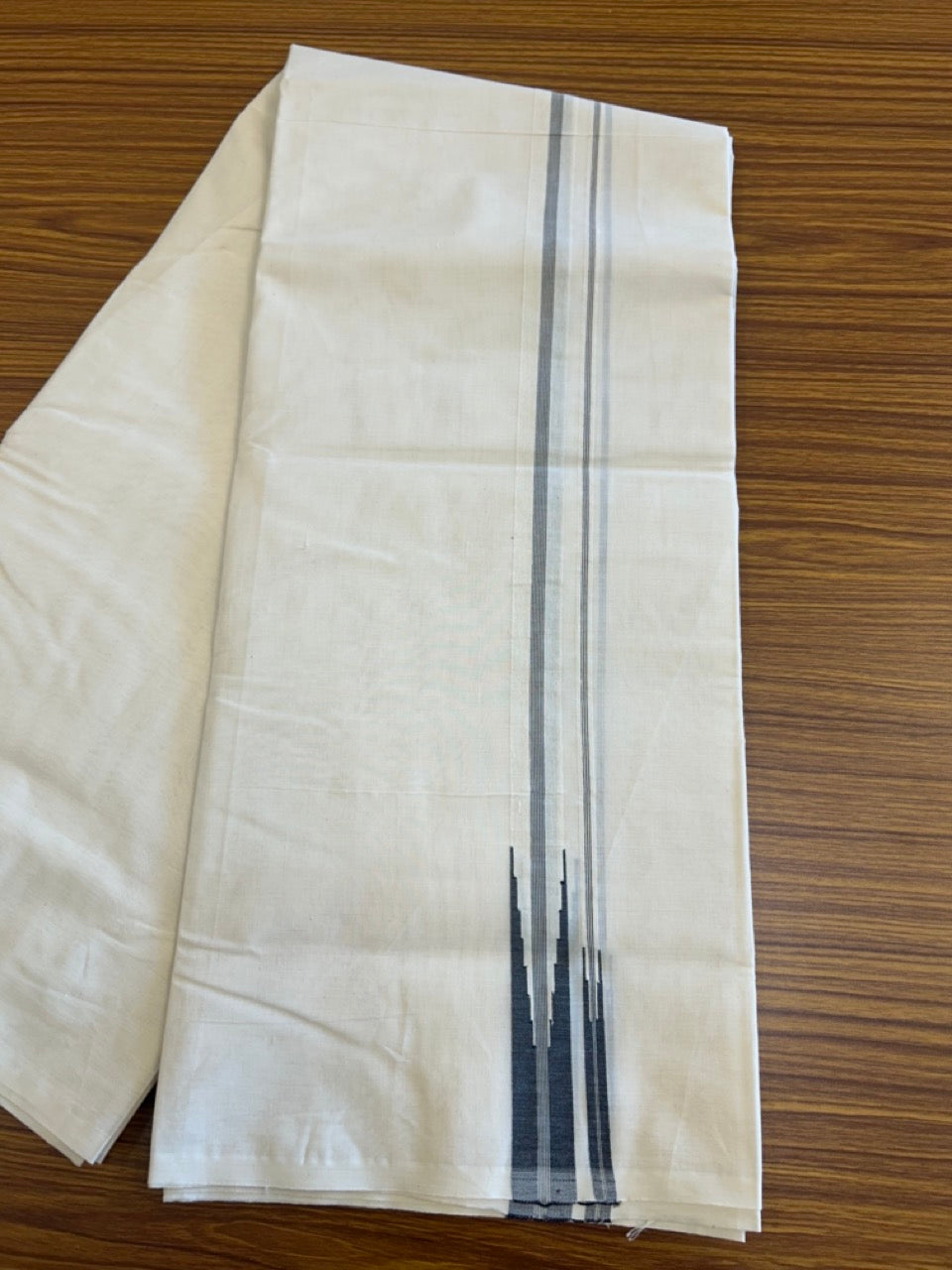 Short Dhoti Special! Kaitharikada.com - 19% Discount! Balaramapuram Double Off white - (Unbleached) Mundu/Dhoti - 100X100 - 2.5 cm Kara & 46 inches Height Puliyilakkara Black Double Chutty Kara - 9KK5087ASH