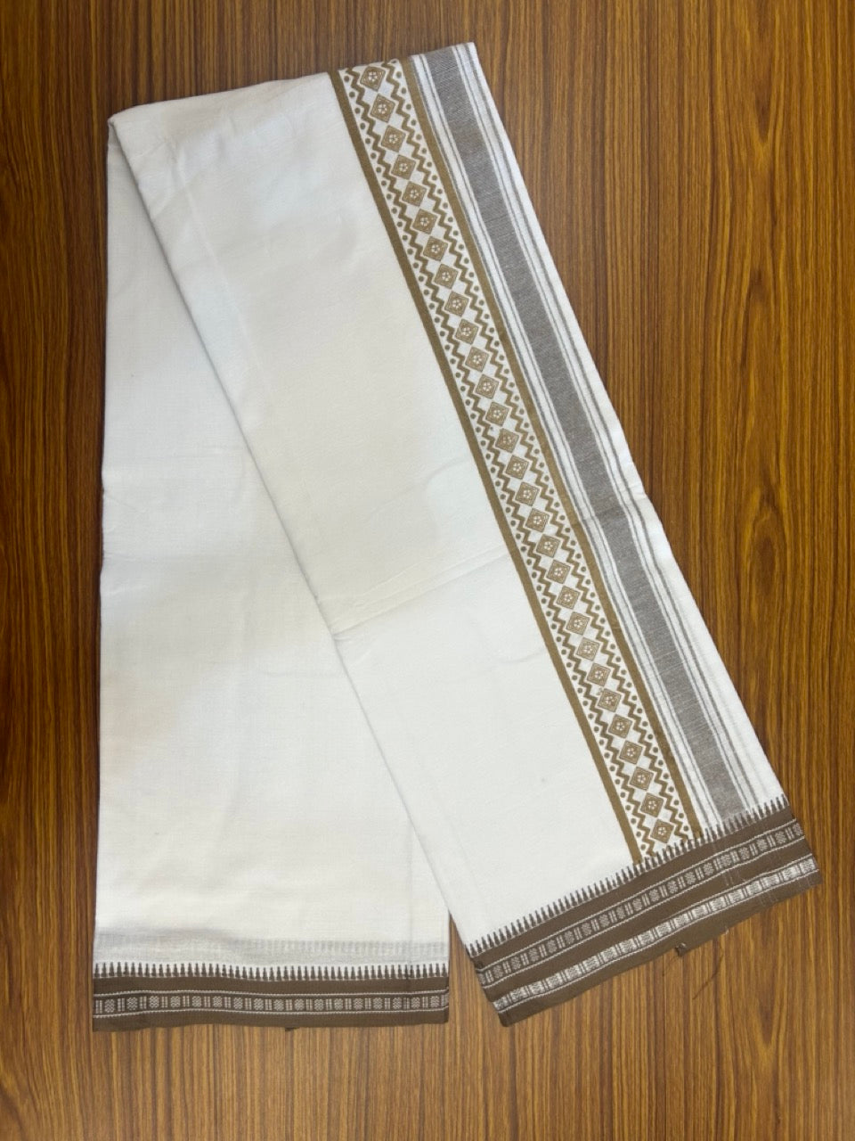 18% Discount!!! Kaitharikada Pure Cotton - Single Kaily / Lungi -3 inch Brown Striped Kuppadam kara with White colour body (2 meter / 4 muzham) - 32KK8019AS