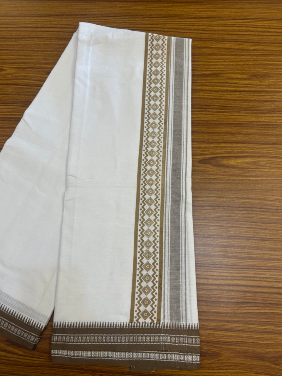 18% Discount!!! Kaitharikada Pure Cotton - Single Kaily / Lungi -3 inch Brown Striped Kuppadam kara with White colour body (2 meter / 4 muzham) - 32KK8019AS
