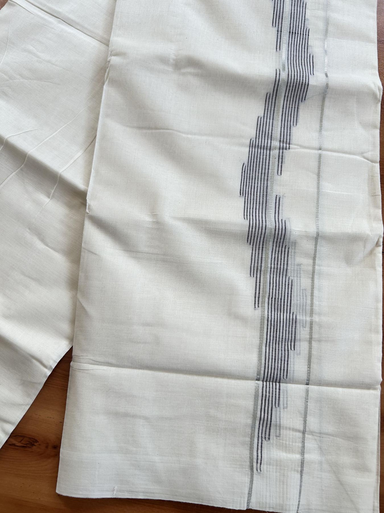 Double Off White (Unbleached) Mundu/Dhoti- 20% Discount! KaithariKada Pure Cotton - 100X80 - 1.25 inch Silver Kasav & Purple Stripes Jacquard Design Kara - 4 mtr (8.5 Muzham) - 32 KK5452 THI