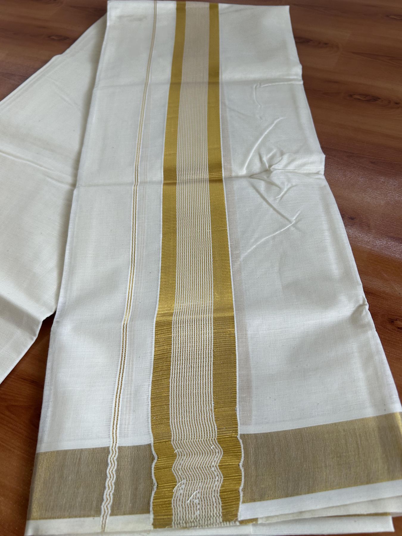 Neriyath Off White (Unbleached) - 20% Discount!! KaithariKada Balaramapuram - 100% Pure Cotton - 70s - 1.75 Inch Gold Kasav Stripes Kara - 2.50 mtr -7 KK5399 VIN