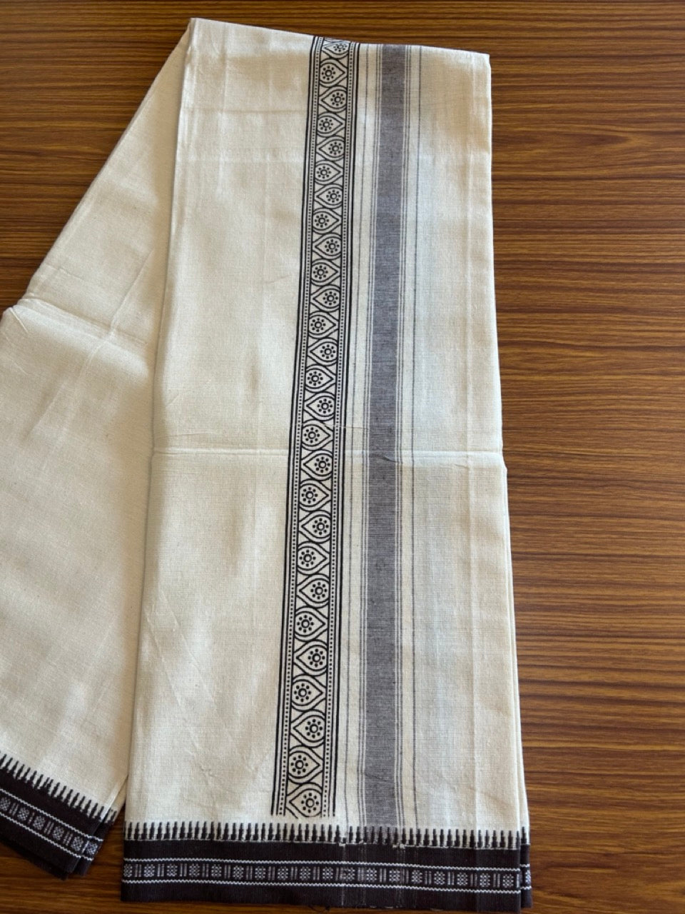 12% Discount !! Kaitharikada Pure Cotton Single OFF WHITE- (Unbleached) Kaily / Lungi - 3.25 inch Chocolate Brown Striped Printed kara Kuppadam Border with OFF WHITE colour body (2 meter / 4 muzham)- 5KK8008AS