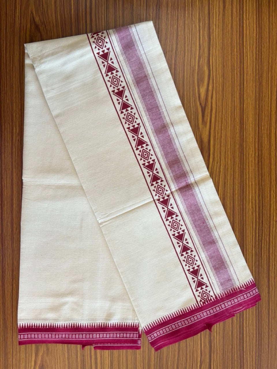 12% Discount !! Kaitharikada Pure Cotton Single OFF WHITE - (Unbleached) Kaily / Lungi - 3.75 inch Magenta Red Striped Printed kara Kuppadam Border with OFF WHITE colour body (2 meter / 4 muzham)- 7KK8008AS