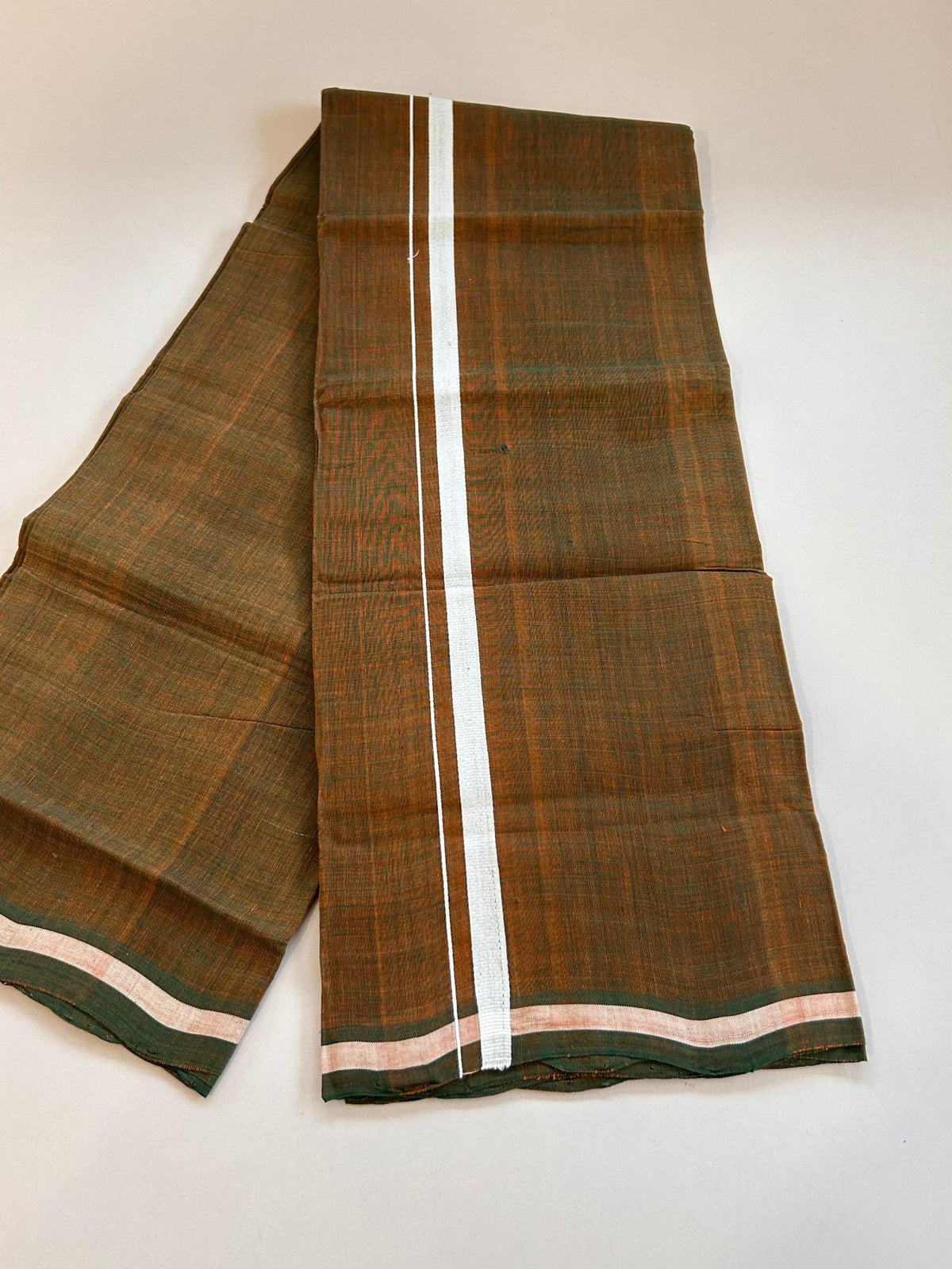 Kerala Handloom Single Kaily/Lungi - KaithariKada 100% Pure Cotton - 40s - 1.5 cm White Kara With Kavi & Dark Green Colour Body - (2 meter / 4 muzham) - 1 KK8081 ELA
