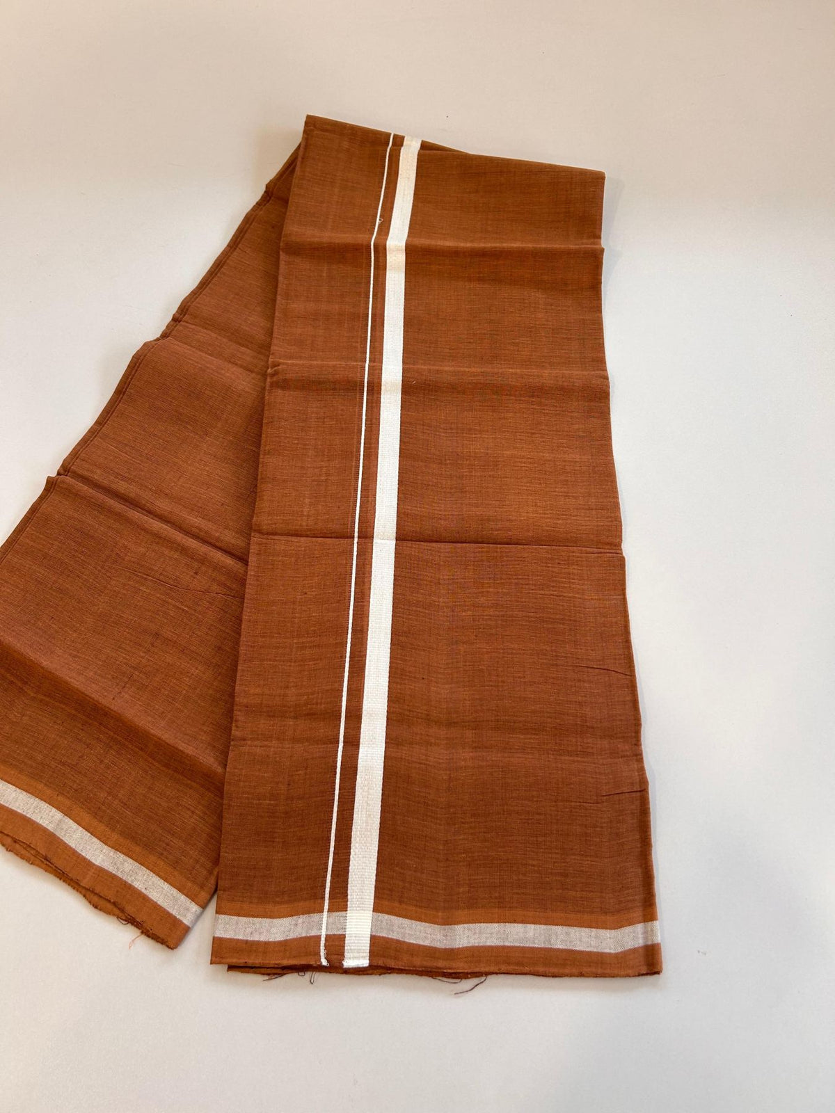 Kerala Handloom Single Kaily/Lungi - KaithariKada 100% Pure Cotton - 40s - 1 cm White Kara With Dark Kavi Colour Body - (2 meter / 4 muzham) - 14 KK8081 ELA