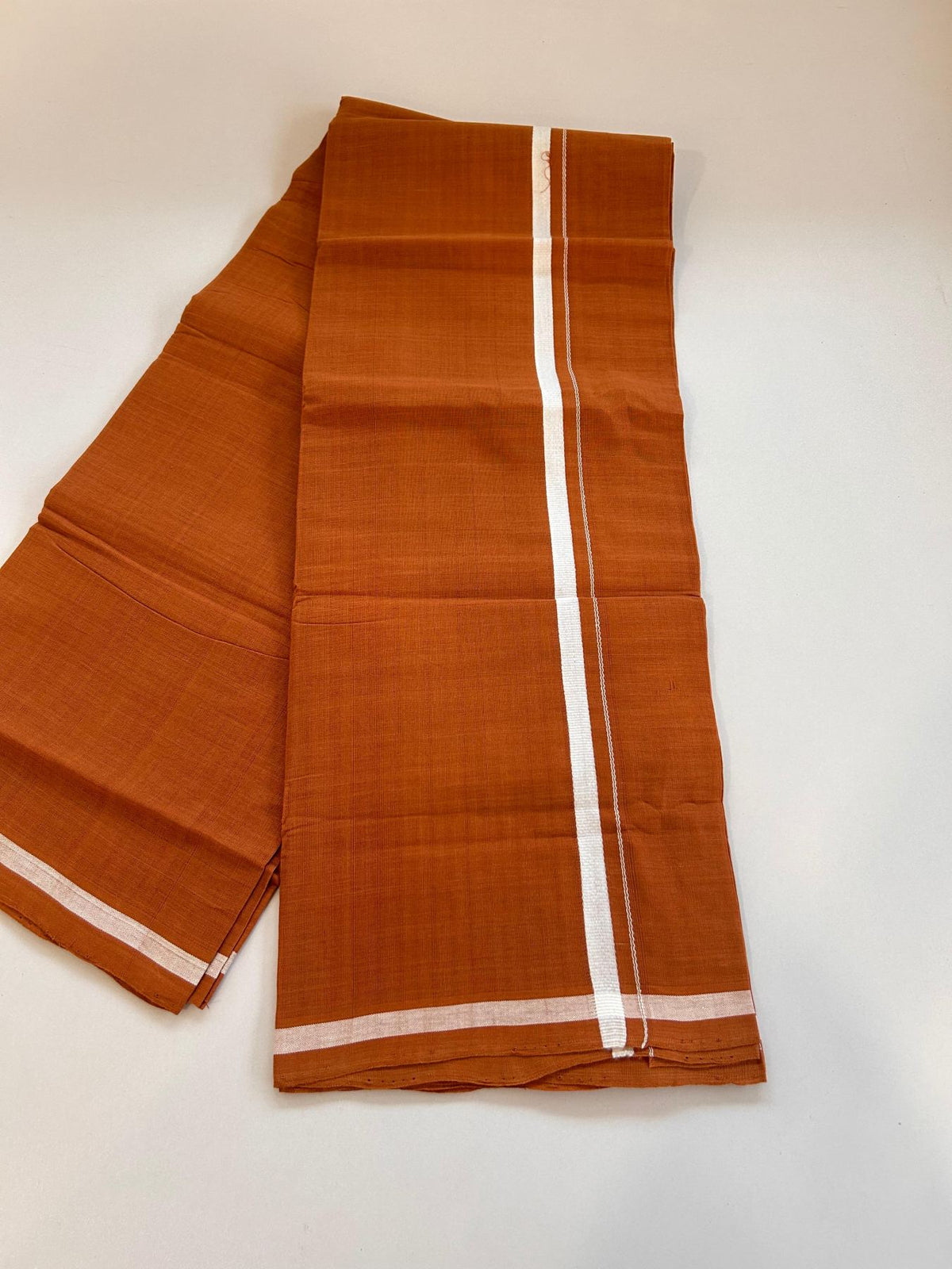 Kerala Handloom Single Kaily/Lungi - KaithariKada 100% Pure Cotton - 30s - 1 cm White Kara With Kavi Colour Body - (2 meter / 4 muzham) - 19 KK8081 ELA