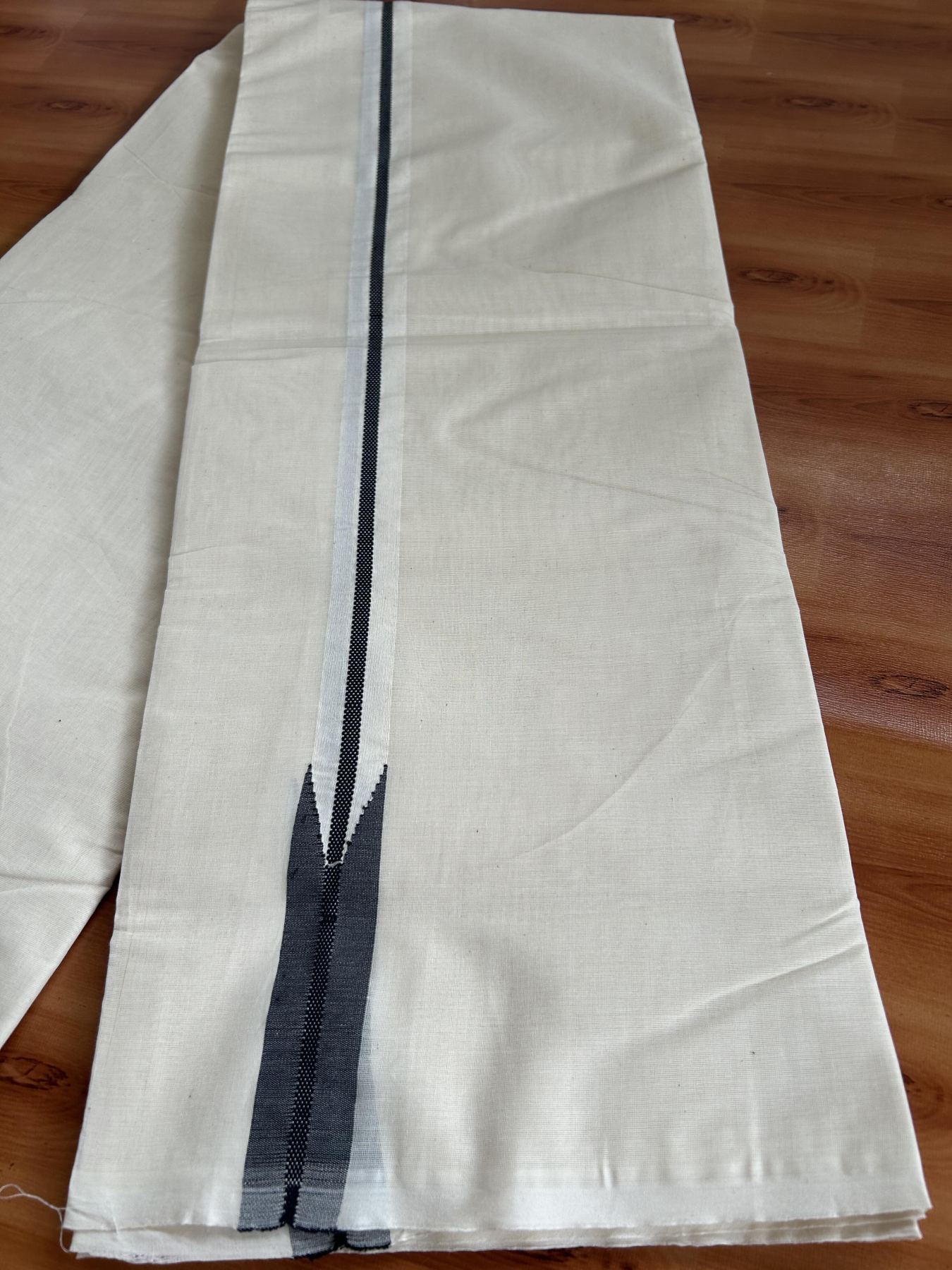 Double Off white Mundu/Dhoti-20% Discount! KaithariKada Balaramapuram 100% Cotton 100x100 - 0.5 cm Puliyilakkara Black Design Chutty Kara - 4 mtr (8.5 muzham) - 43 KK5392 ASH