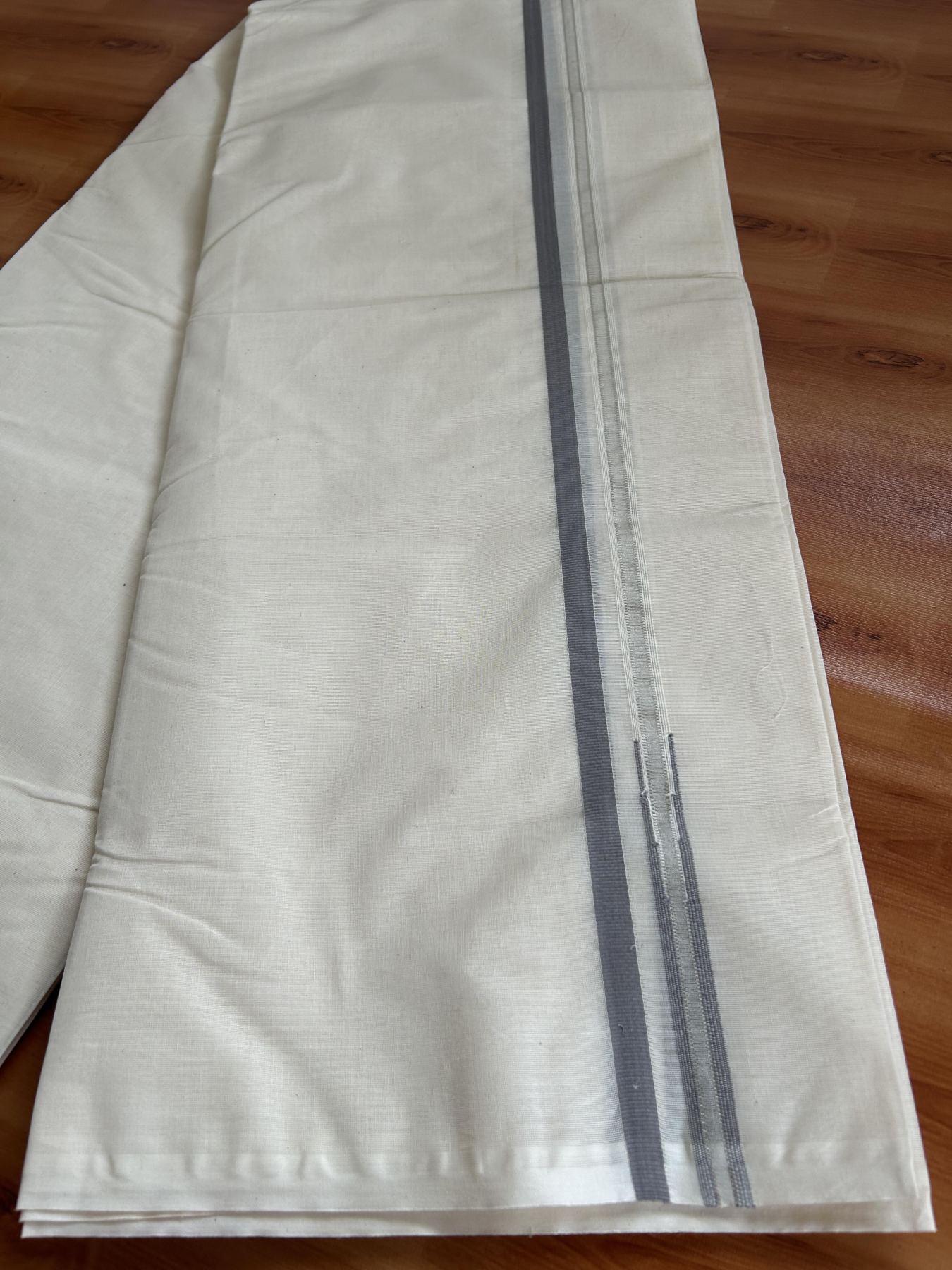 Double Off White Double (Unbleached) Mundu/Dhoti- 20% Discount! KaithariKada Balaramapuram 100% Cotton -100x100 - 1 cm Puliyilakkara Silver Kasav & Grey Chutty Kara - 36 KK5392 ASH
