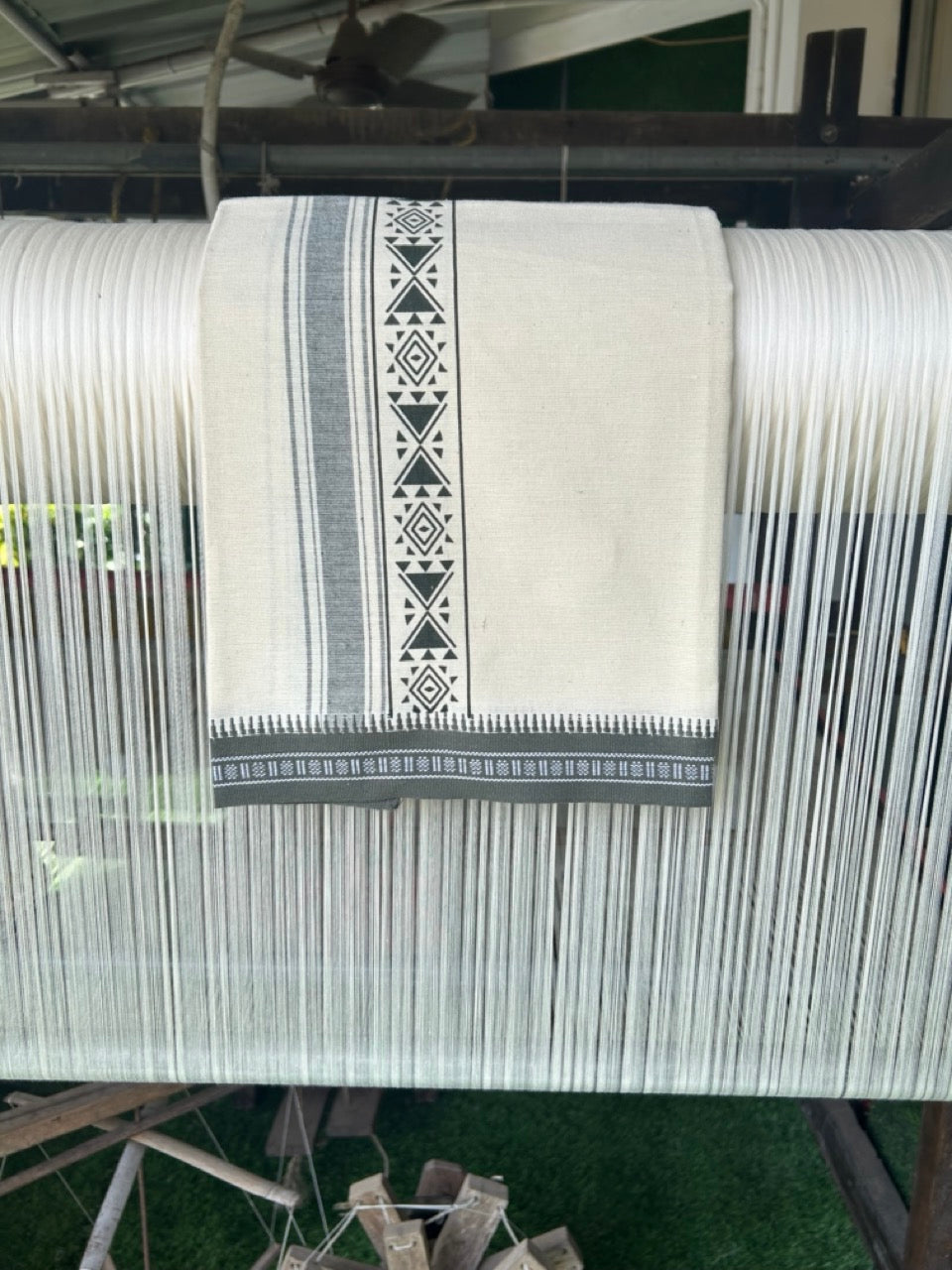 12% Discount !! Kaitharikada Pure Cotton Single OFF WHITE - (Unbleached) Kaily / Lungi - 3 inch Dark Olive Green Striped Printed kara Kuppadam Border with OFF WHITE colour body (2 meter / 4 muzham)- 2KK8009AS