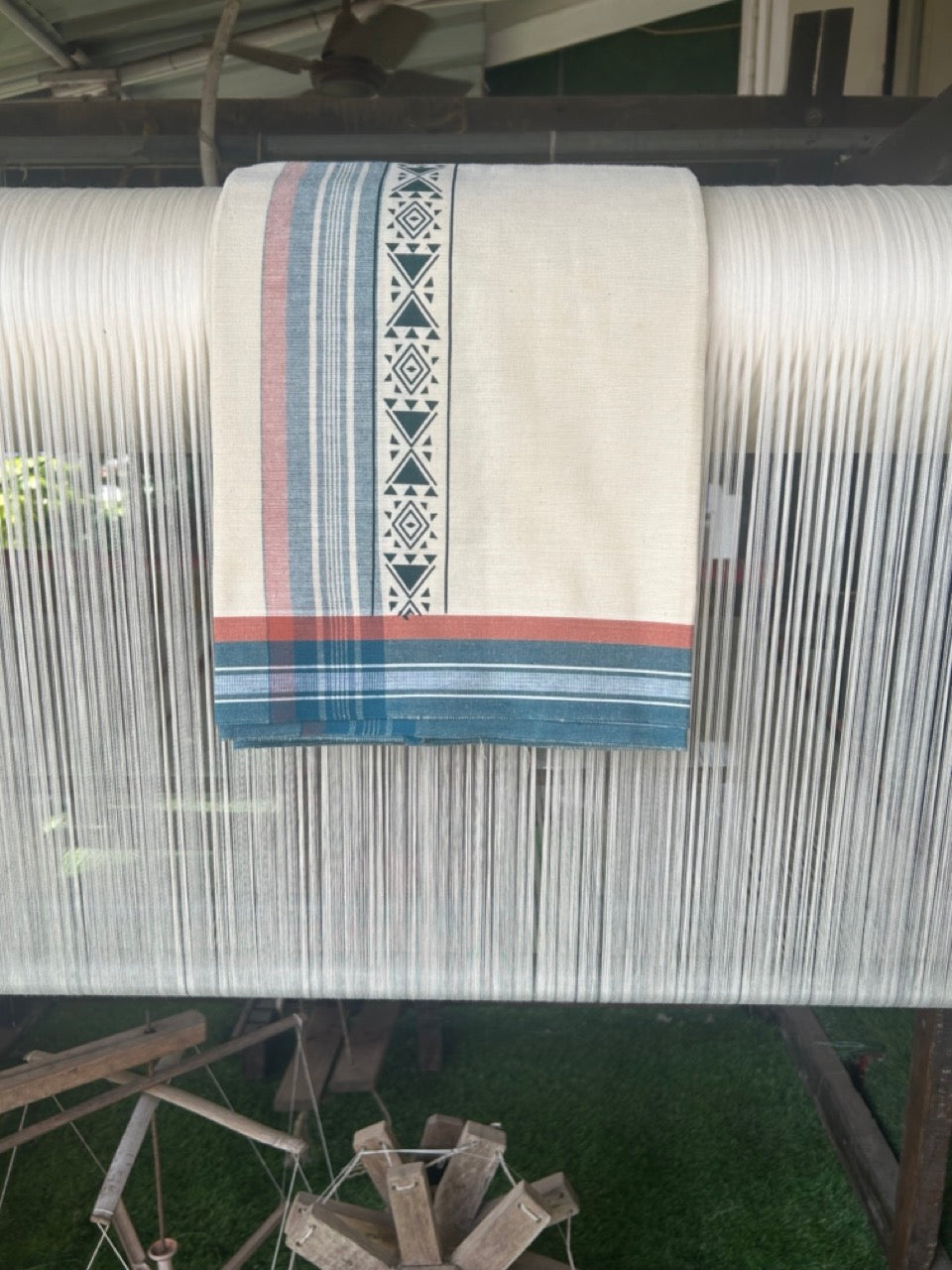 12% Discount !! Kaitharikada Pure Cotton Single OFF WHITE - (Unbleached) Kaily / Lungi - 3.75 inch Peacock green & Brownish Orange Striped Dark green Printed kara Kuppadam Border with OFF WHITE colour body (2 meter / 4 muzham)- 3KK8010AS