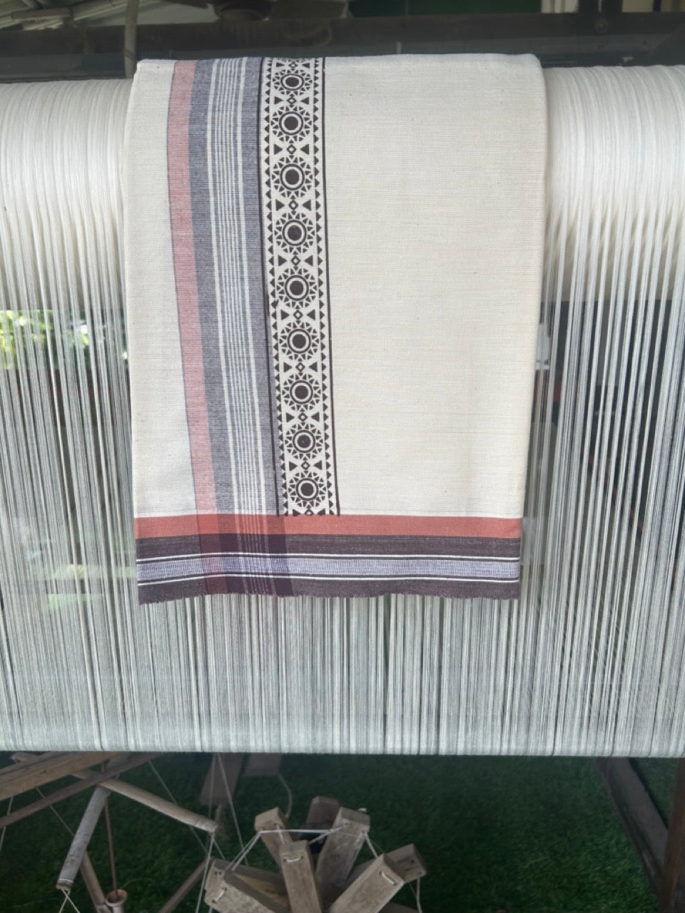 12% Discount !! Kaitharikada Pure Cotton Single OFF WHITE - (Unbleached) Kaily / Lungi - 3.75 inch Brown & Brownish Orange Striped Printed kara Kuppadam Border with OFF WHITE colour body (2 meter / 4 muzham)- 9KK8010AS