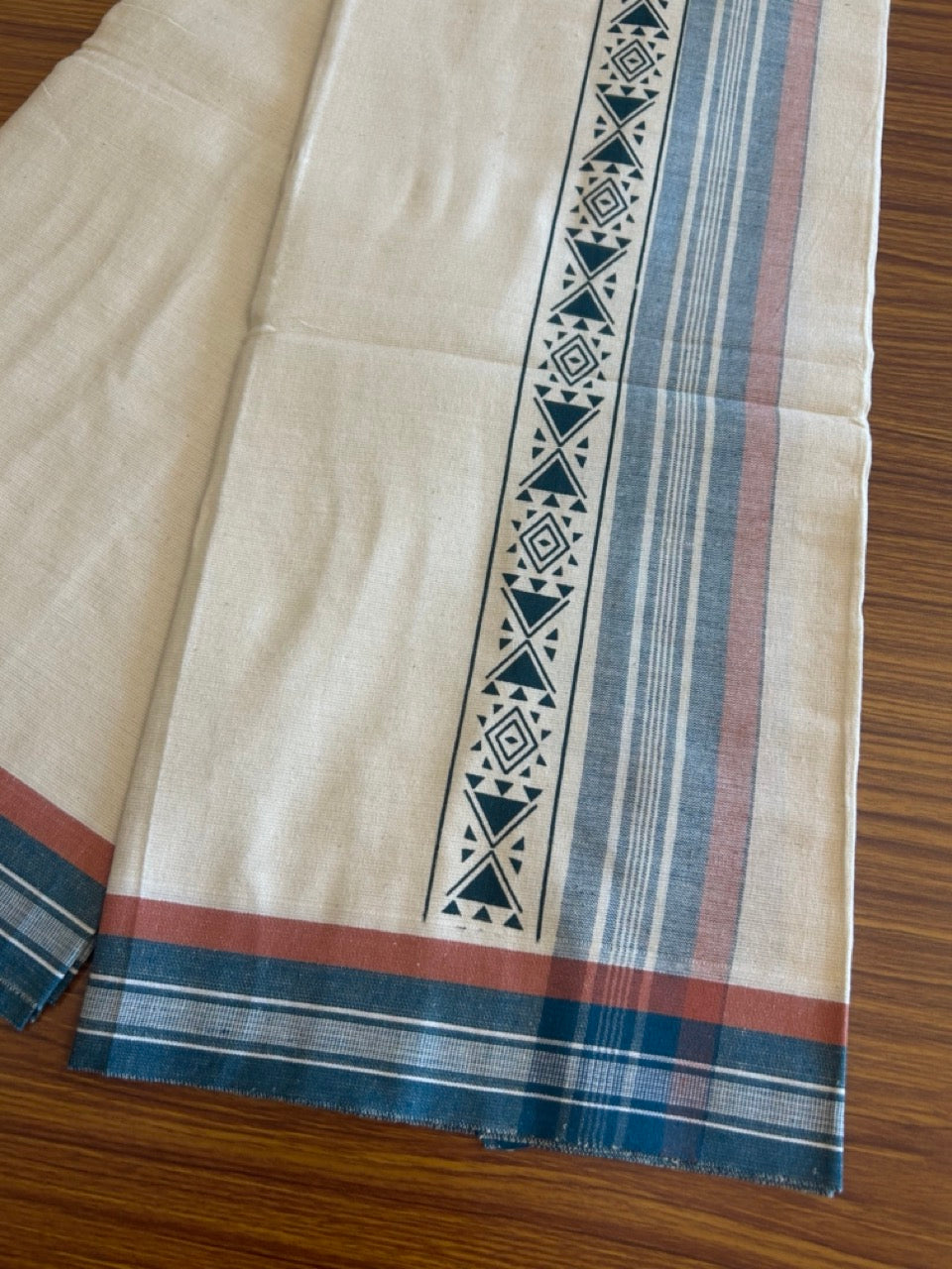 12% Discount !! Kaitharikada Pure Cotton Single OFF WHITE - (Unbleached) Kaily / Lungi - 3.75 inch Peacock green & Brownish Orange Striped Dark green Printed kara Kuppadam Border with OFF WHITE colour body (2 meter / 4 muzham)- 3KK8010AS