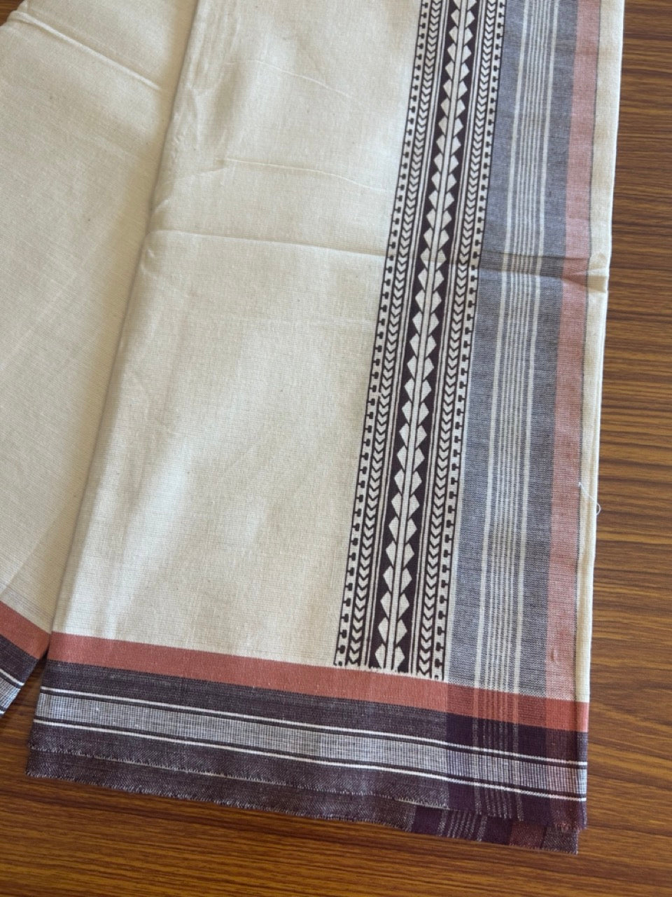 12% Discount !! Kaitharikada Pure Cotton Single Off White - (Unbleached) Kaily / Lungi - 4.25 inch  Brown & Brownish Orange Striped Printed kara Kuppadam Border with Off White colour body (2 meter / 4 muzham)- 12KK8010AS