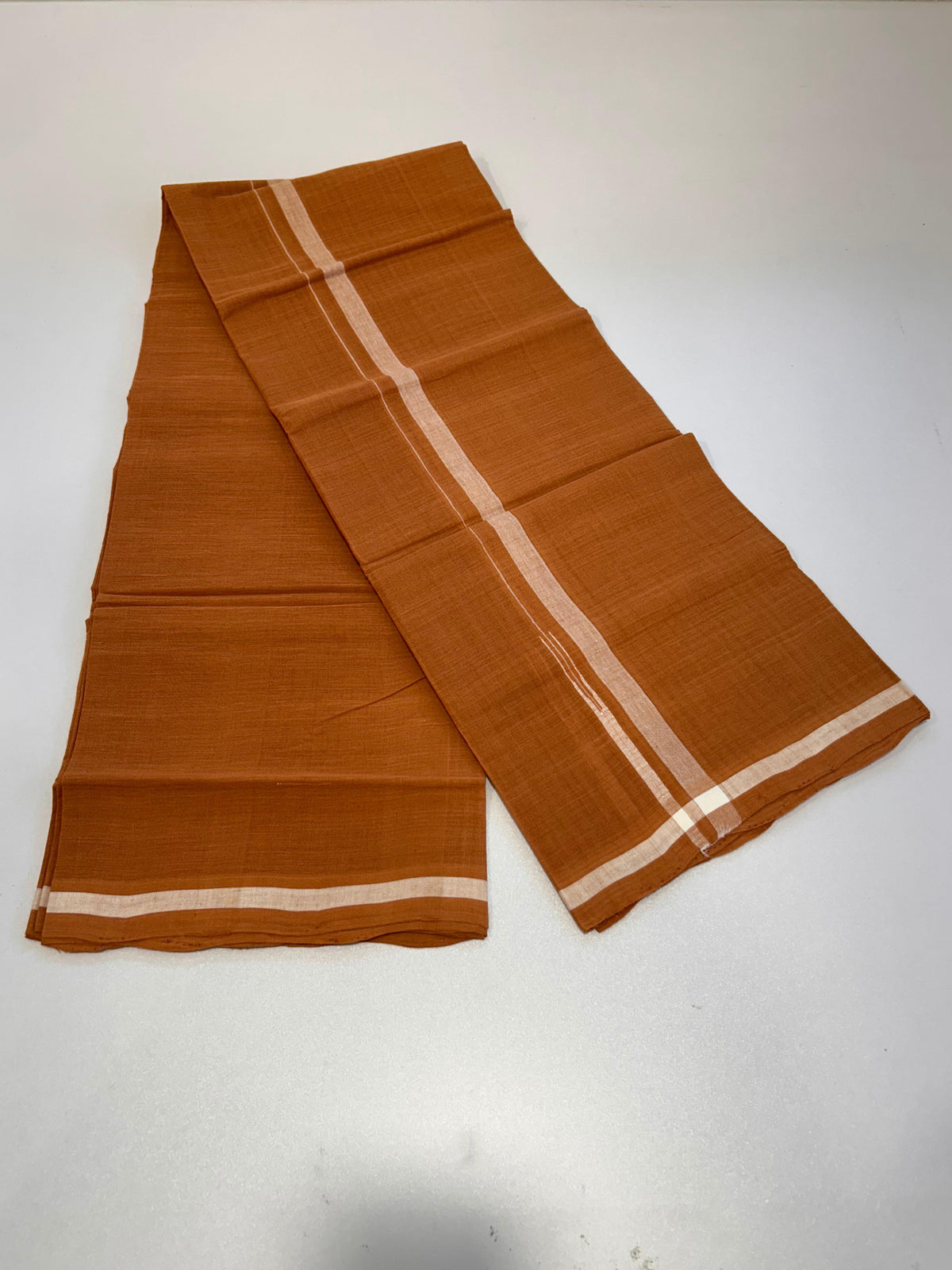 Kerala Handloom Single Kaily/Lungi - KaithariKada 100% Pure Cotton - 40s - 2 cm Puliyilakkara White Chutty Kara With Kavi Colour Body - (2 meter / 4 muzham) - 38 KK8081 ELA