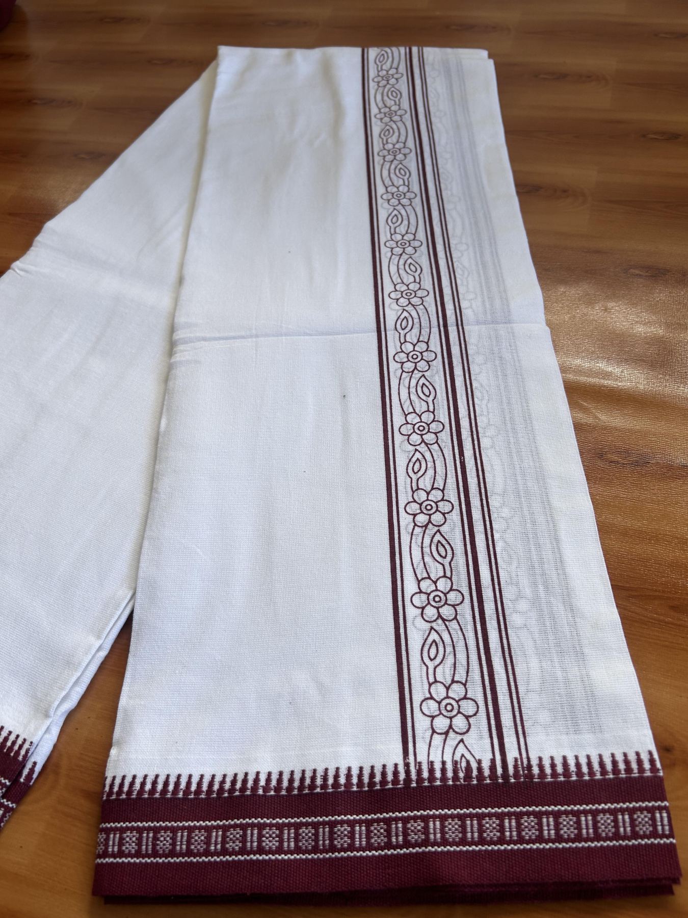 Kaitharikada - Single Kaily / Lungi - Mixed Cotton - 40s twisted - 2 inch Maroon Printed Design kara with Kuppadam Border White colour body (2 meter / 4 muzham) - 36 KK8055 SAT