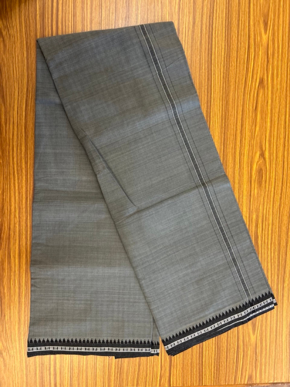 Premium Kathar Type Kavi Mund Pure cotton - Kaitharikada - Single Kaily / Lungi - 1 inch White Stripes Kara kuppadam Border with Grey colour body (2 meter / 4 muzham) - 7 KK5306 MUT