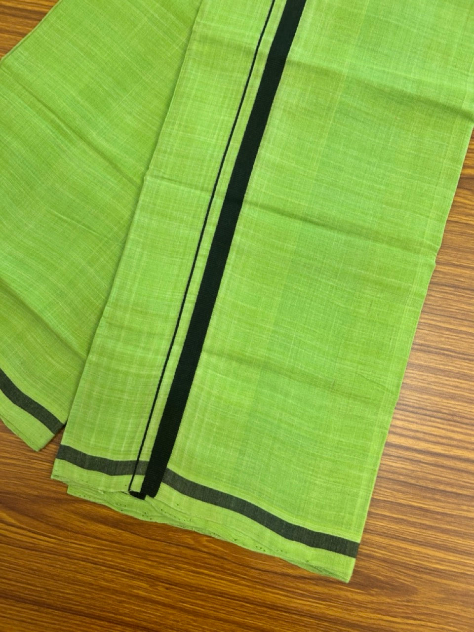 Handloom Single Hallmarked - 10% Discount !! KaithariKada 100% Pure Cotton - Mundu/Dhoti Parrot Green Body & 0.5 inch Black Kara- (2 meter / 4 muzham)- 41 KK8032 ELA