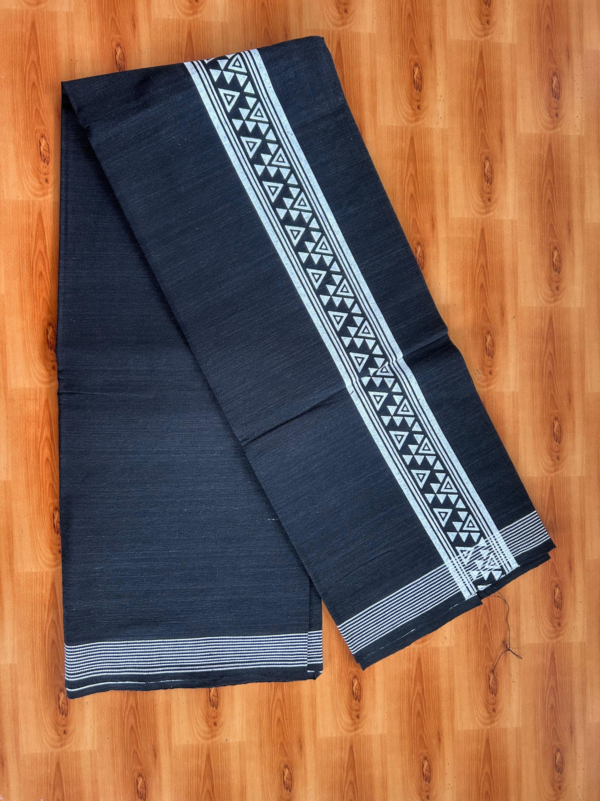 Kaitharikada - Single Kaily / Lungi - Mixed Cotton - 2/40s twisted - 2.5 inch White Printed kara with Black colour body (2 meter / 4 muzham) - 1 KK8082 SAT
