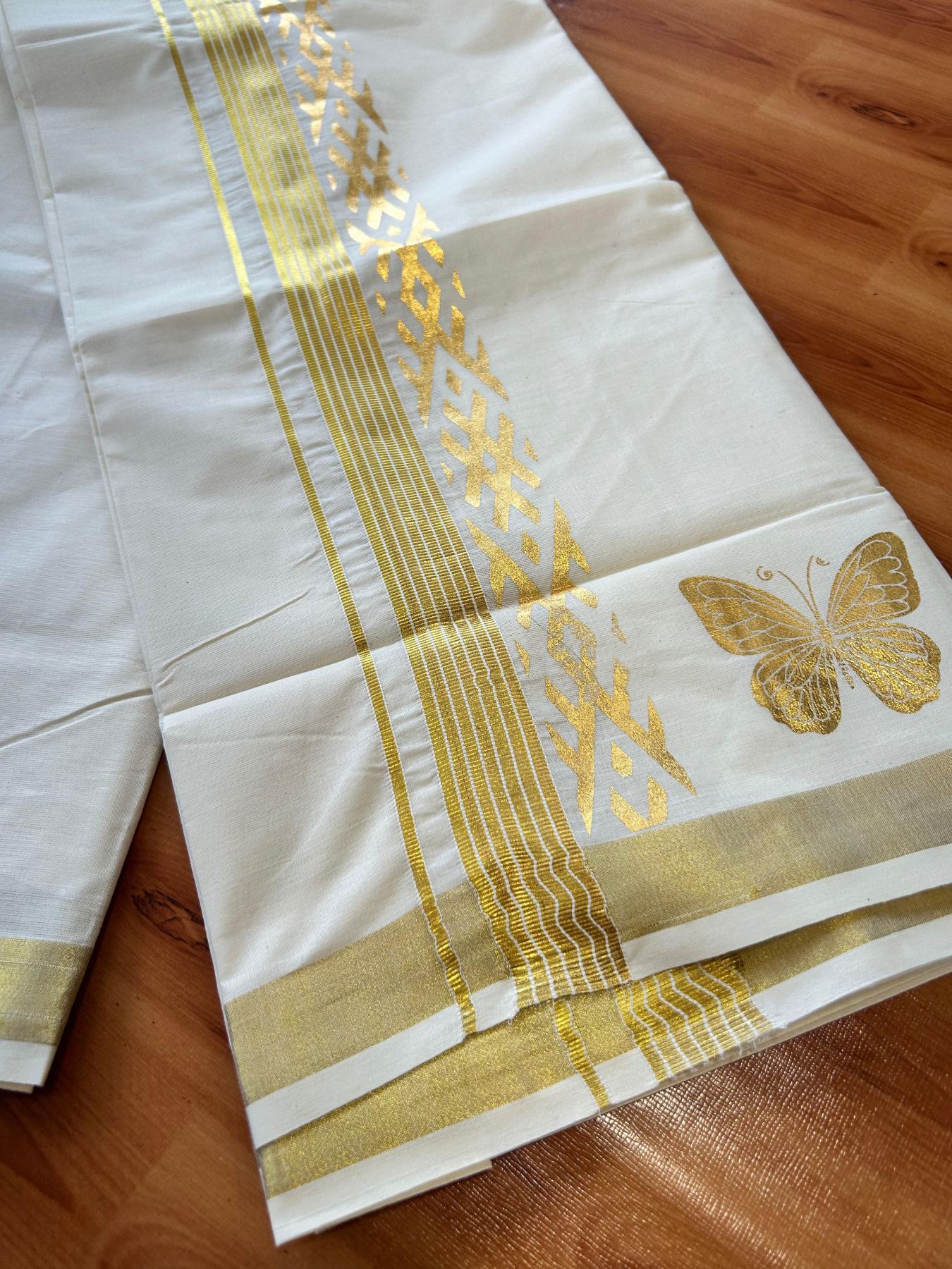 Double Off White (Unbleached) Mundu/Dhoti - 20% Discount!! KaithariKada Mixed Cotton (60s) - 2.5 inch Gold Kasav Striped & Printed Designer Kara 4 mtr (8.5 Muzham) - 8 KK5487 CKS