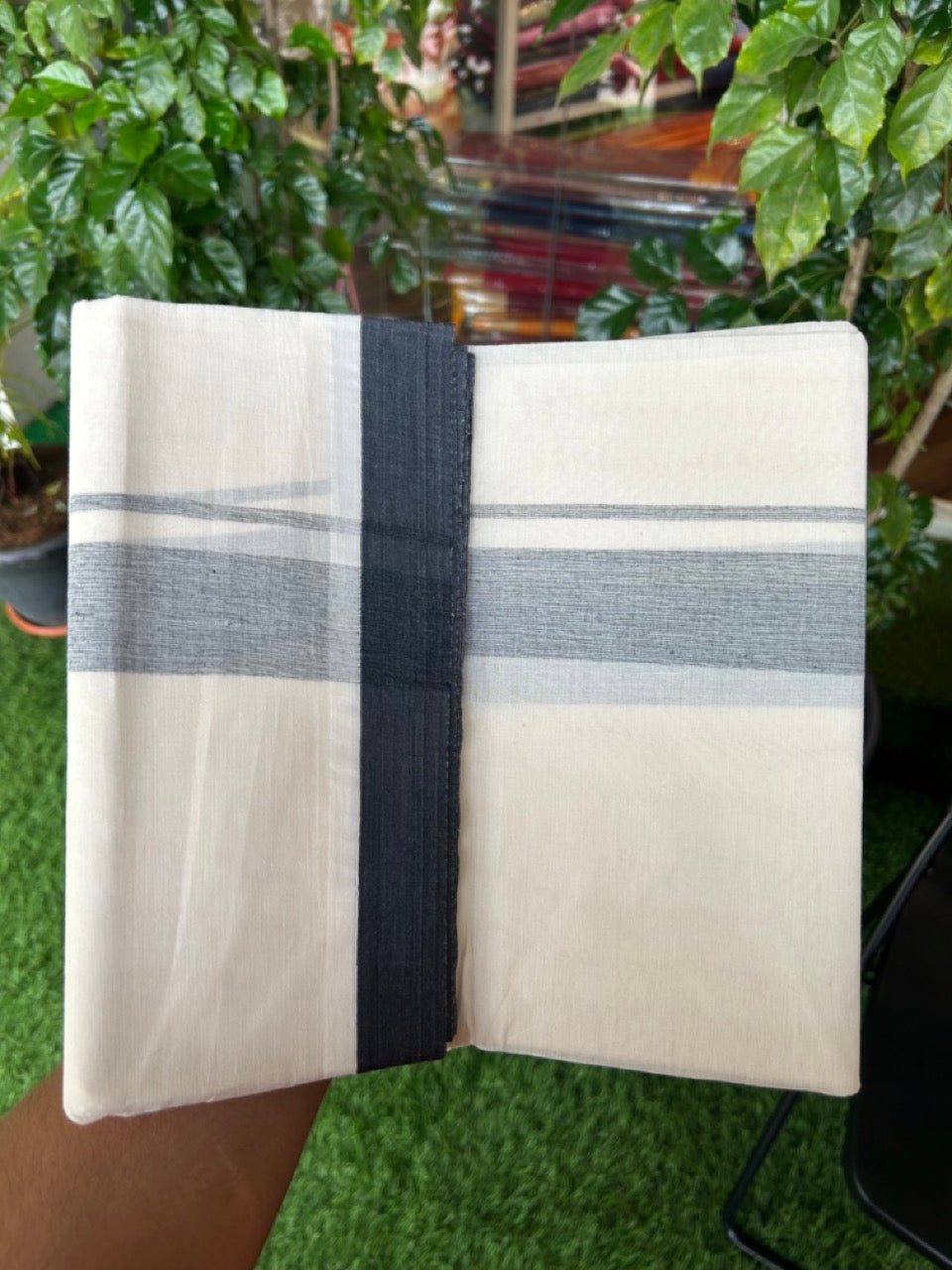 20% Discount ! Kaitharikada Balaramapuram 100% Cotton Double Off white (Unbleached) Mundu/Dhoti - 100x80 - 1.5 inch Black shaded Kara - 4KK5186CKS