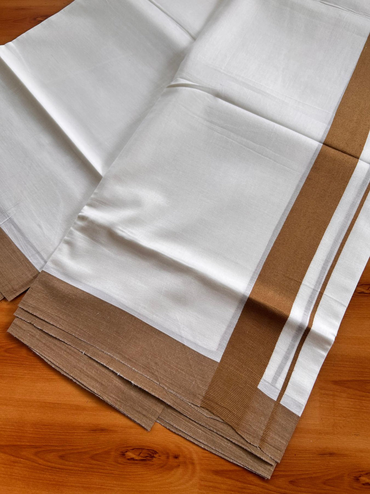 Pure White Double Mundu/Dhoti - 20% Discount ! Kaitharikada Pure Cotton - 100x80 - 1.5 inch Cinnamon brown Kara 3.80 mtr (8 muzham) - 26 KK5523 MC