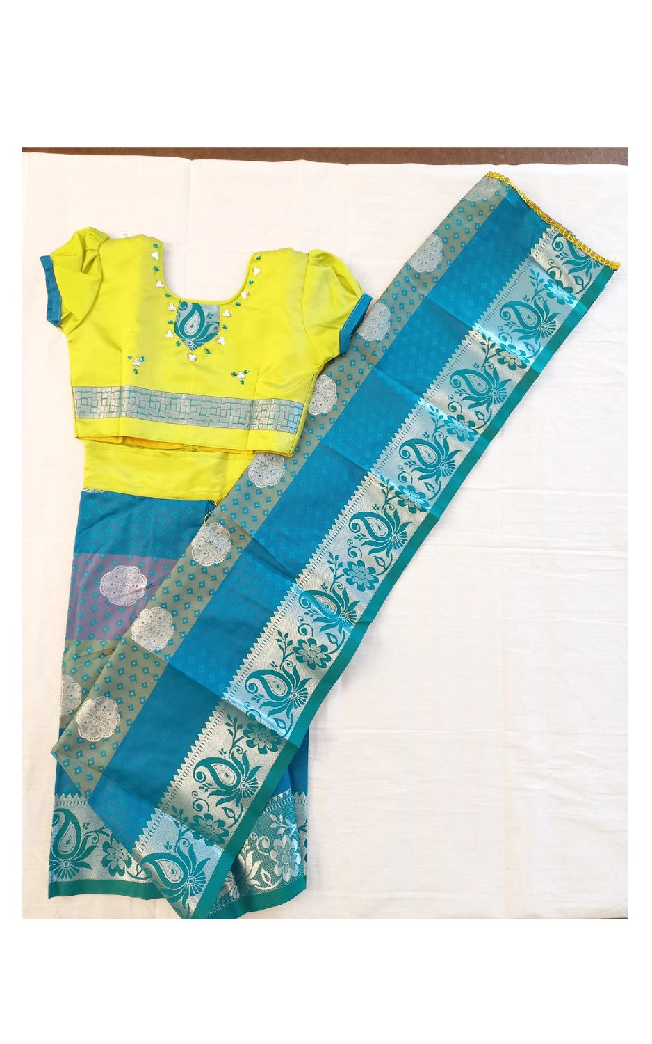 15% Discount Kaitharikada - Traditional South Indian Kids Saree- Pista Green & Turquoise colour saree - Size (24).
