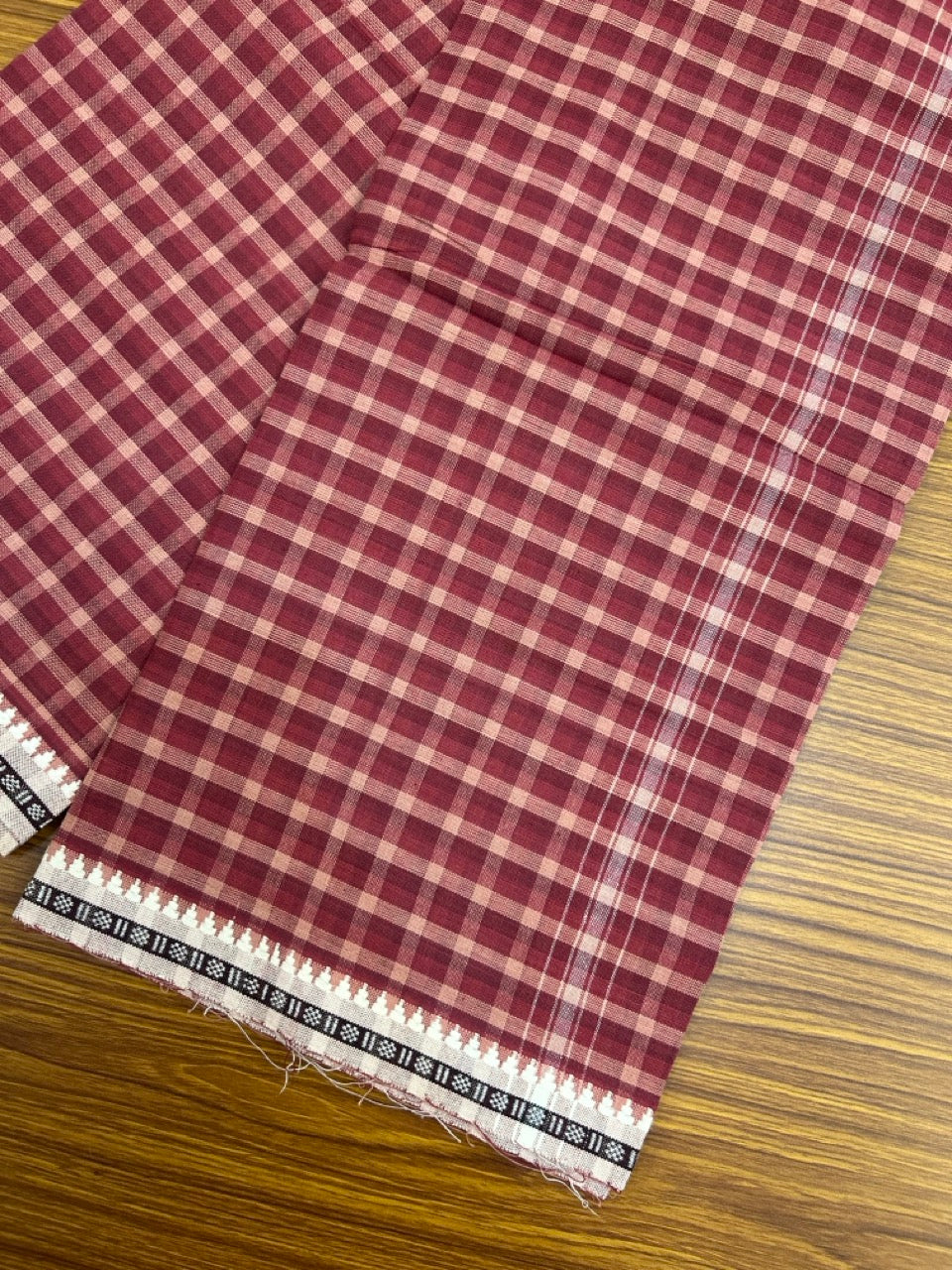 Premium Kathar Type Mund Pure cotton - Kaitharikada - Single Kaily / Lungi - 1.25 inch White Kara kuppadam Border with Maroon White Check colour body  (2 meter / 4 muzham)- 11 KK8031 MUT