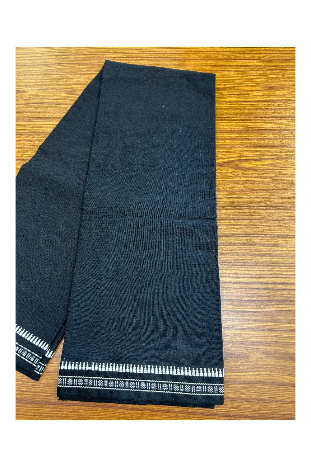 14% Discount!!! Kaitharikada Pure Cotton - Single Kaily / Lungi - Kuppadam Border with Black colour body - 11KK8017AS