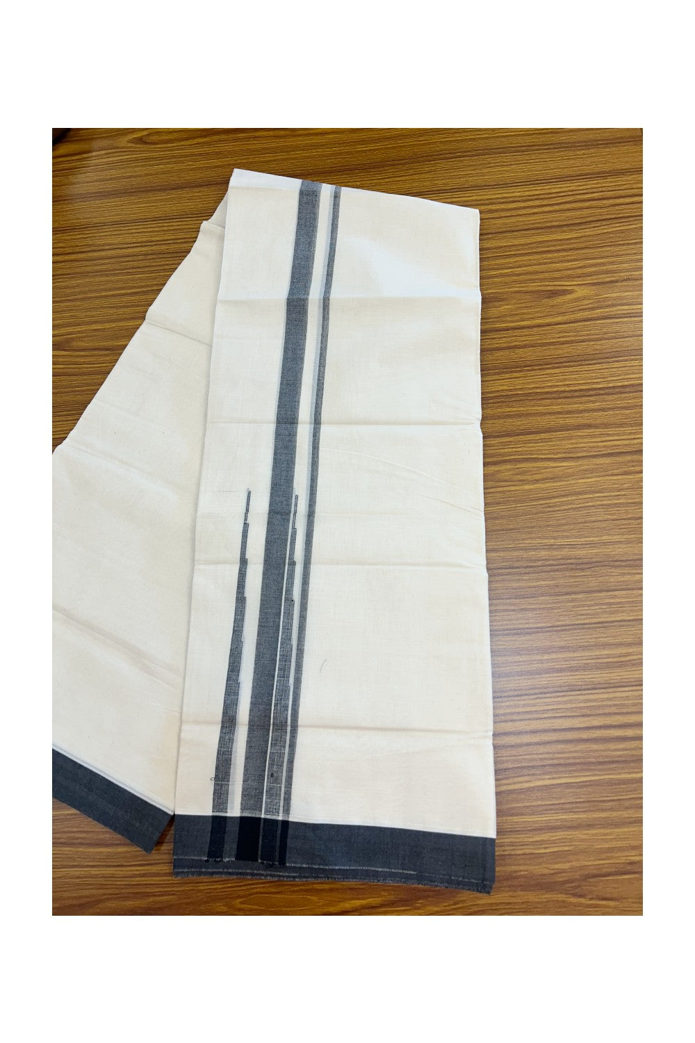 20% DISCOUNT! KaithariKada Balaramapuram 100% Cotton OFF WHITE Double (Unbleached) Mundu/Dhoti-100x80 - 1.75 inch Puliyilakkara Black shaded Big Chutty kara 4 mtr (8.5 muzham) - 129KK5220 THI