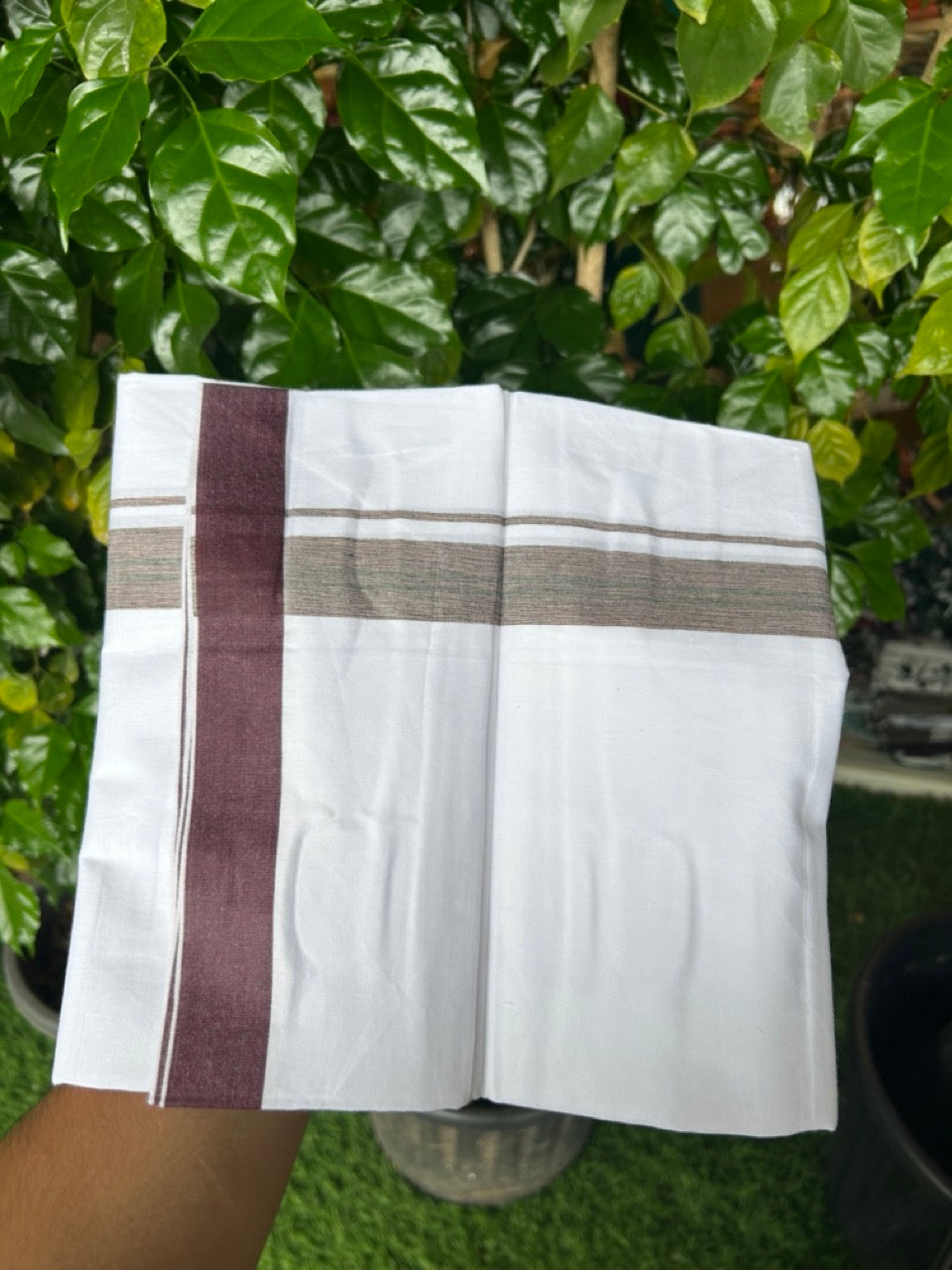 24% Discount !! KaithariKada Balaramapuram 100% Cotton Pure white Single Mundu/Dhoti - Twisted 60s Thread- 1 inch Wine & Green Shaded Striped Kara (2 meter / 4 muzham) - 15KK5241 GL