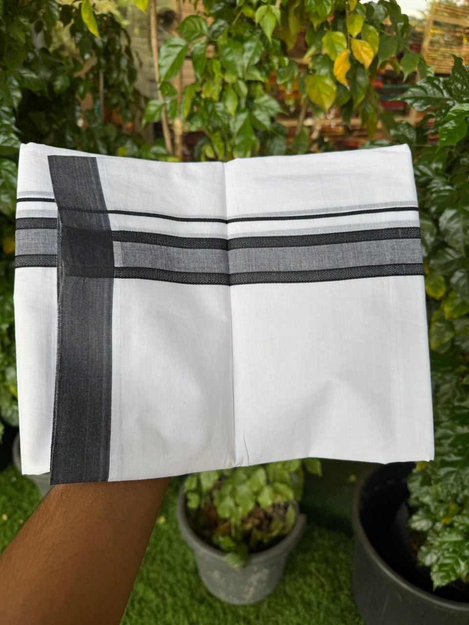 Short Dhoti Special - 28% Discount ! KaithariKada 100% Cotton Pure White Double Mundu / Dhoti - 100x80 - 45 inch Height 3.80 m Length  1.5 inch black kara - 18 KK5258 THI