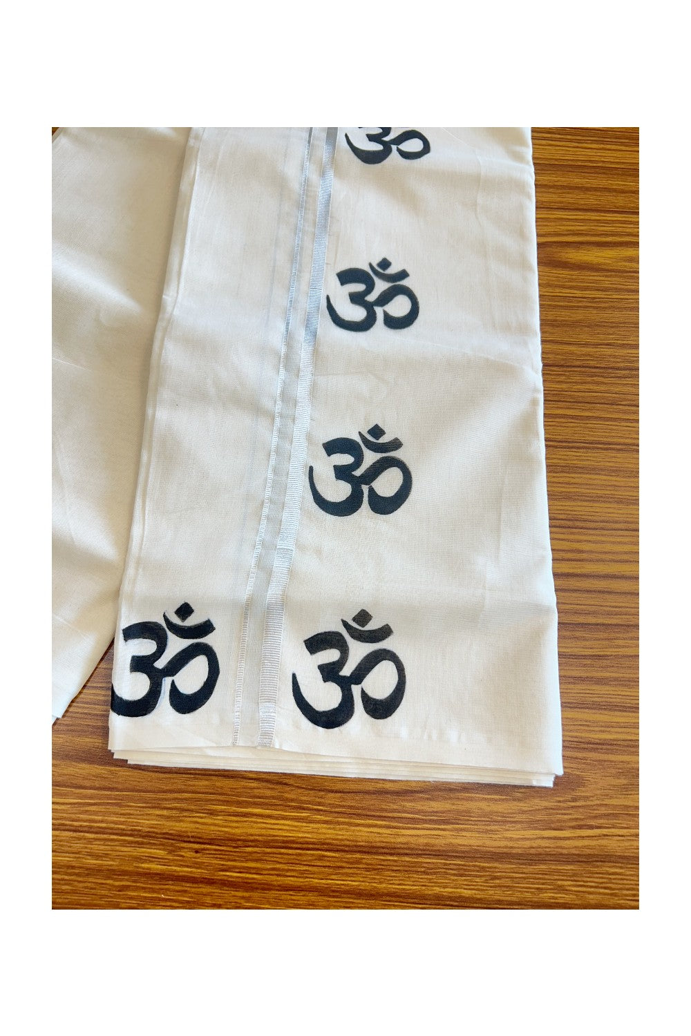 KaithariKada Balaramapuram 100% Cotton Double Off white - (Unbleached) Mundu/Dhoti-100x80 0.75 inch SILVER Kasavu & Hand Painted Mural Ohm Design Kara 3.70 meter (8 Muzham) - 2KK5046KK