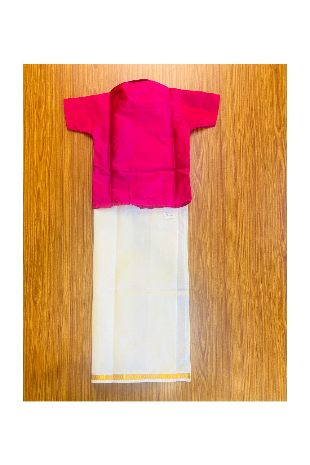 10% DISCOUNT !!! Yuvraj-Traditional South Indian Kids Silk Shirt & Mund- Magenta Shirt Off white Kasavu Mund Age 2 - 3KK96YUV2.