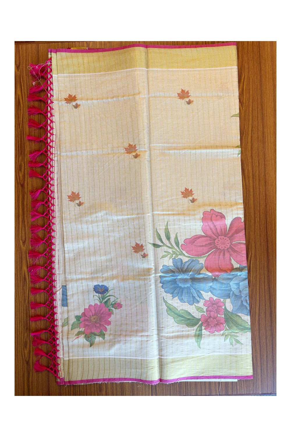 25% Discount!! Kaitharikada Kerala Cotton 24 inch Gold Magenta & Flower Pattern stripes Design Tissue Kasavu Saree - 39KK303VIN
