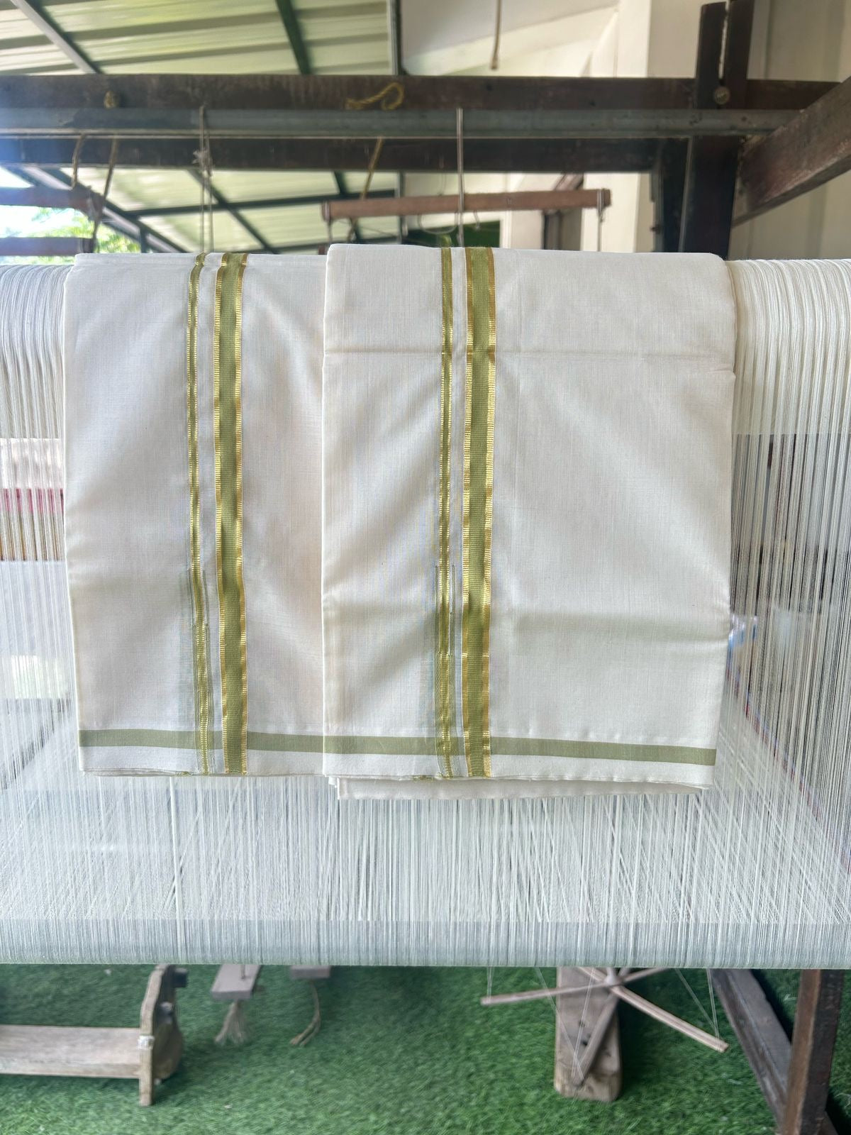 55% Discount!!! KaithariKada HANDLOOM UNAKKUPAAV Balaramapuram - 100% Cotton Puliyilakkara Chutty - & SINGLE SET MUND FOR WOMEN - OLIVE GREEN Kasav Border- 4KK497RAV