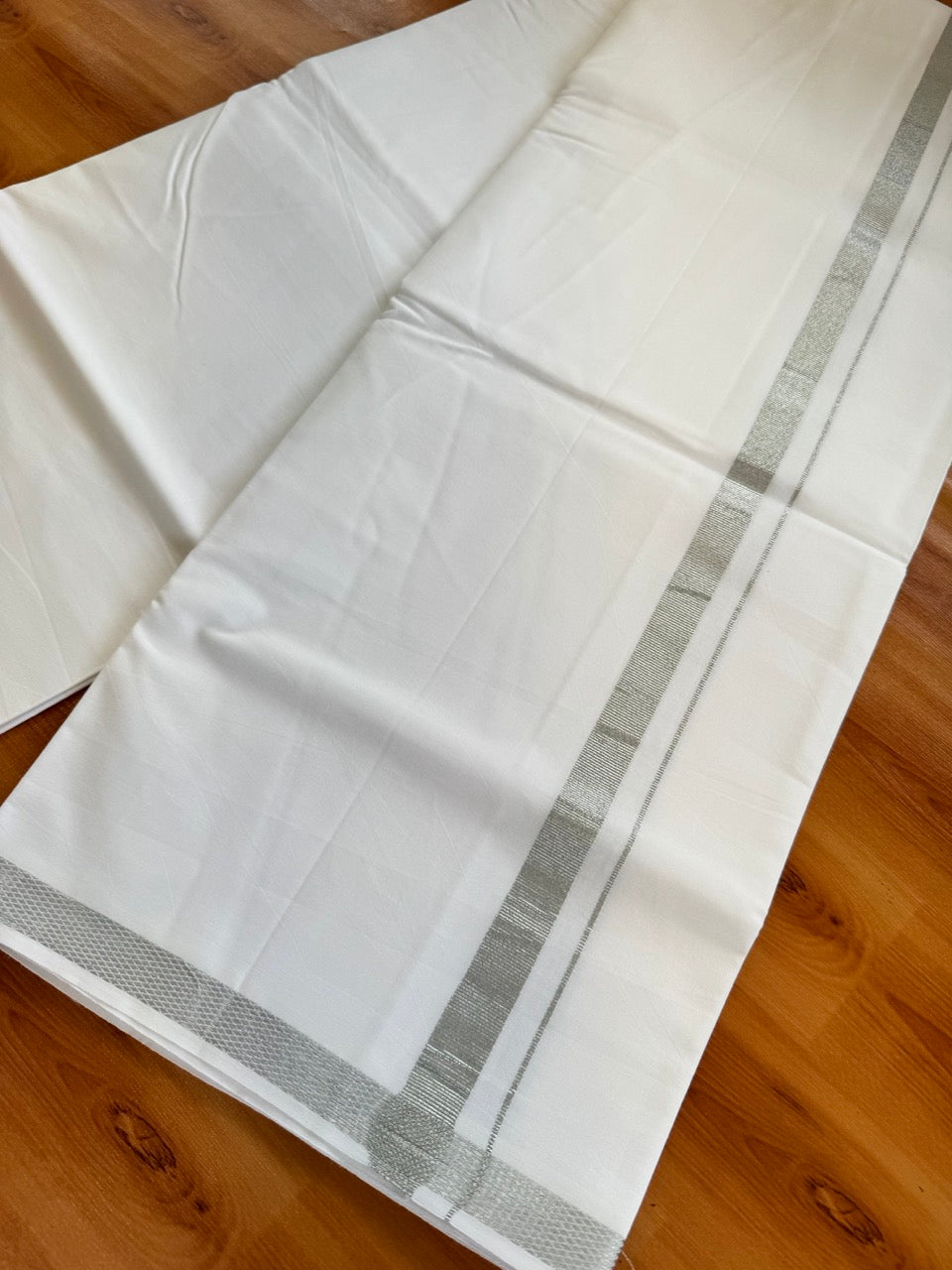 Single Pure White Pure 100% Cotton - 10% Discount ! KaithariKada UnBleached Dhoti - 40s - 0.5inch Silver Kasav (2 meter / 4 muzham) - 4 KK5467 MC