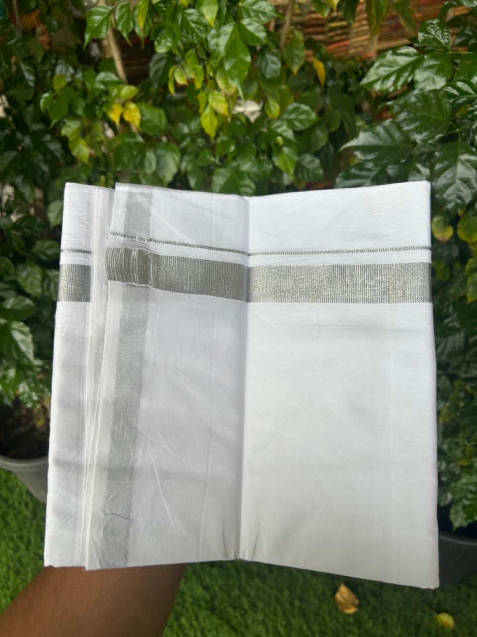 24% Discount !! KaithariKada Balaramapuram 100% Cotton Pure white Single Mundu/Dhoti - Twisted 60s Thread- 1 inch Silver Kara (2 meter / 4 muzham) - 5 KK5245 GL