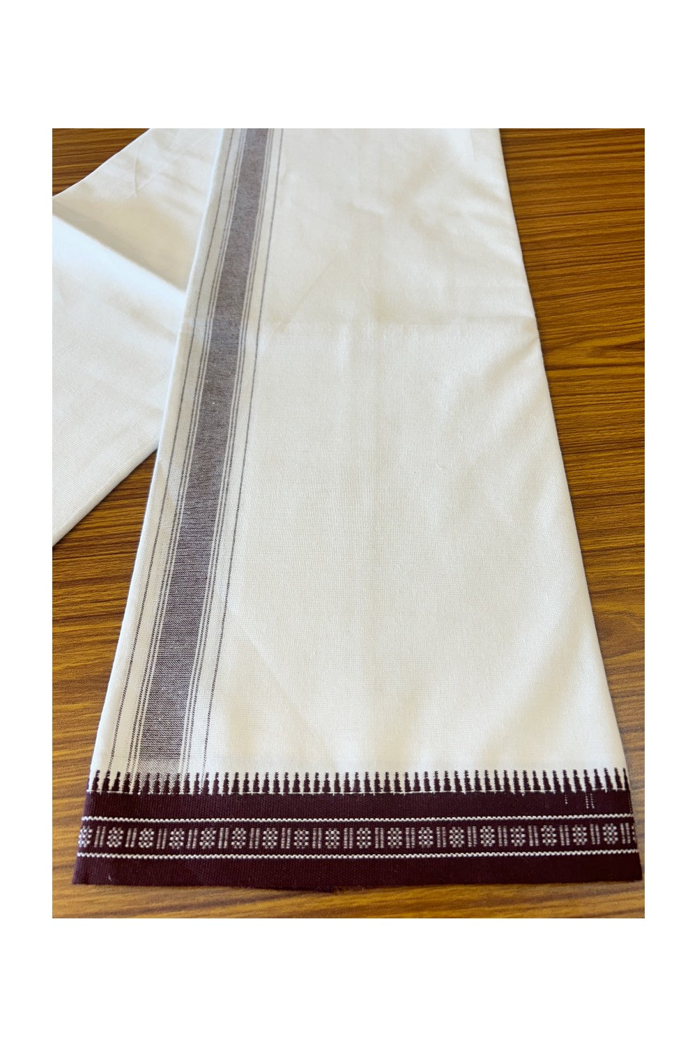 31% Discount!!! Kaitharikada Pure Cotton - Single Kaily / Lungi - 1.75 inch Dark maroon kara with White colour body - 5KK464AST