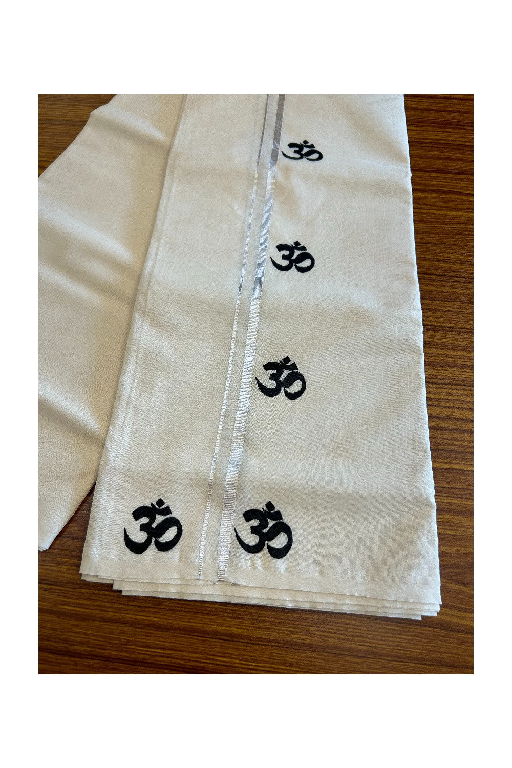 KaithariKada Balaramapuram 100% Cotton Double Off white - (Unbleached) Mundu/Dhoti-100x80 0.75 inch SILVER Kasavu & Hand Painted Mural Design Kara 3.70 meter (8 Muzham) - 5KK5038KK