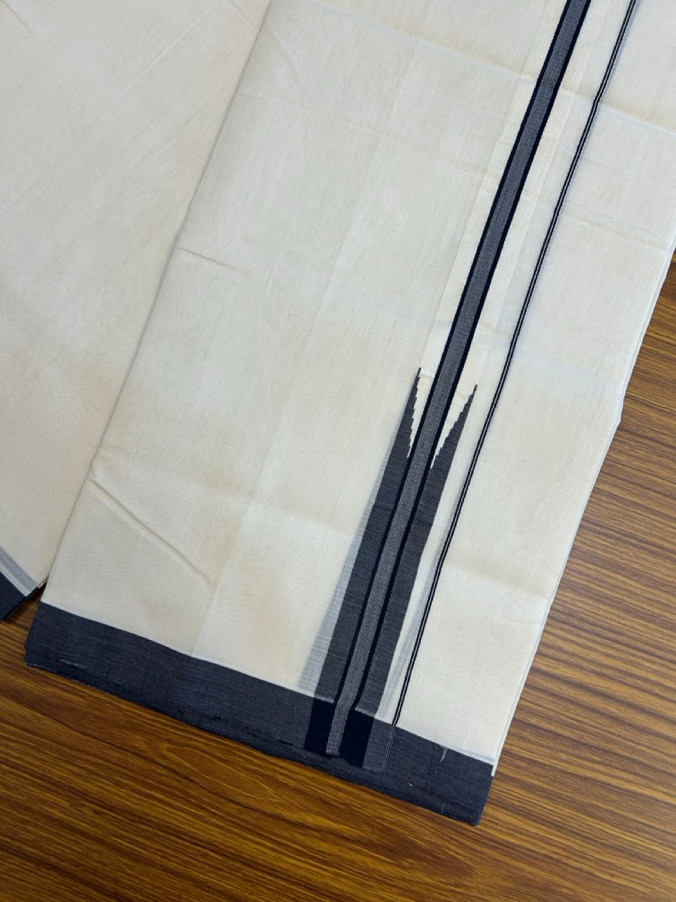 25% DISCOUNT!! KaithariKada HANDLOOM  UNAKKUPAAV Balaramapuram - 100% PURE Cotton OFF White - (Unbleached) Double Mundu/Dothi - 100 x 80 - 1.5 inch Navy Blue Chutty Kara - 4meter - 6 KK5249 REA