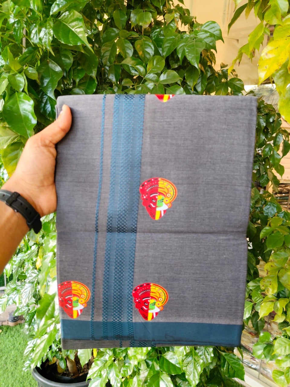22% Discount! Kaitharikada Pure Cotton - Single Kaily / Lungi - (40s) - 1.25 inch Dark Peacock blue striped Theyyam Kadhakali Printed Design kara with Black shaded colour body  (2 meter / 4 muzham) - 16 KK8028 GAN