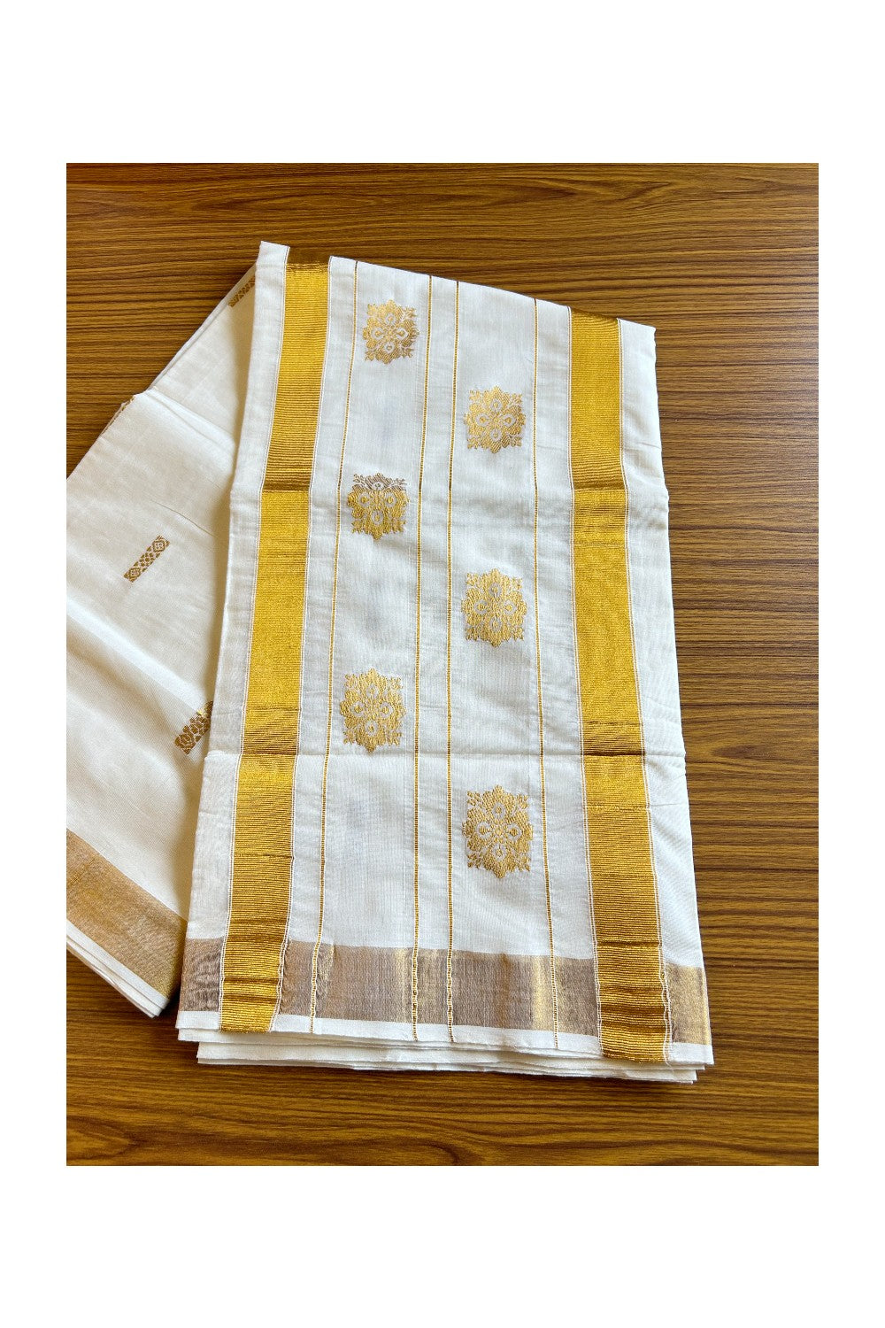 25% Discount! Kaitharikada Kerala Cotton Saree Off white - 12 inch Kasavu Saree with Flower Pattern putta Design - 8KK1003HAR