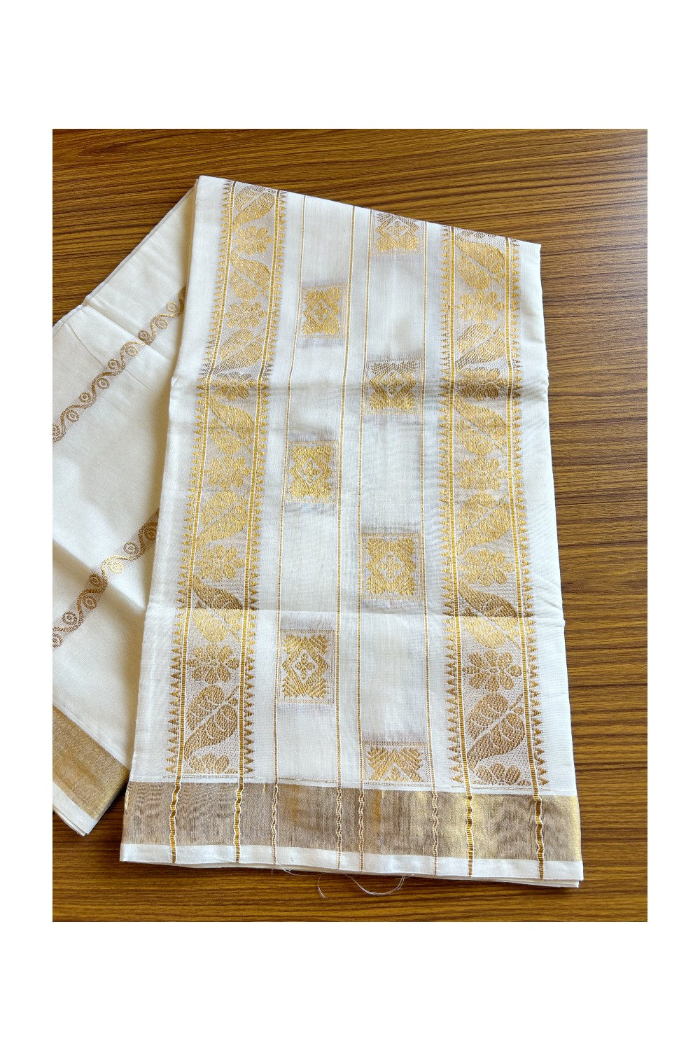 25% Discount! Kaitharikada Kerala Cotton Saree Off white - 12 inch Kasavu Saree with Flower Pattern putta Design - 9KK1003HAR